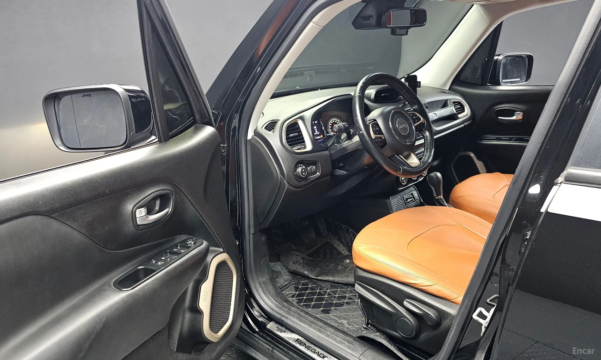 Jeep Renegade превью 10