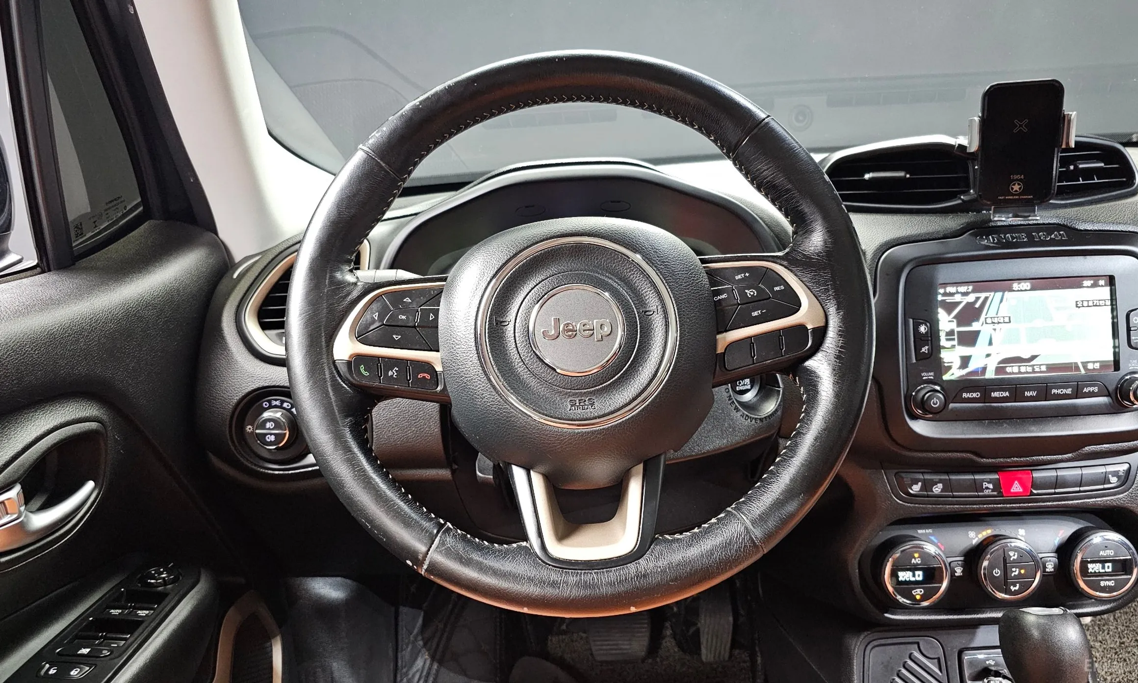 Jeep Renegade превью 12