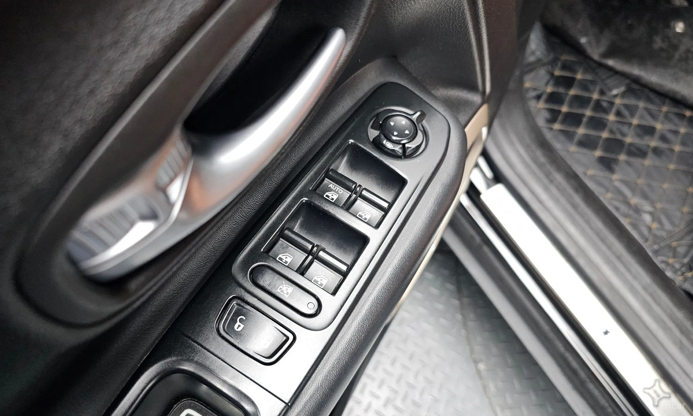 Jeep Renegade превью 18