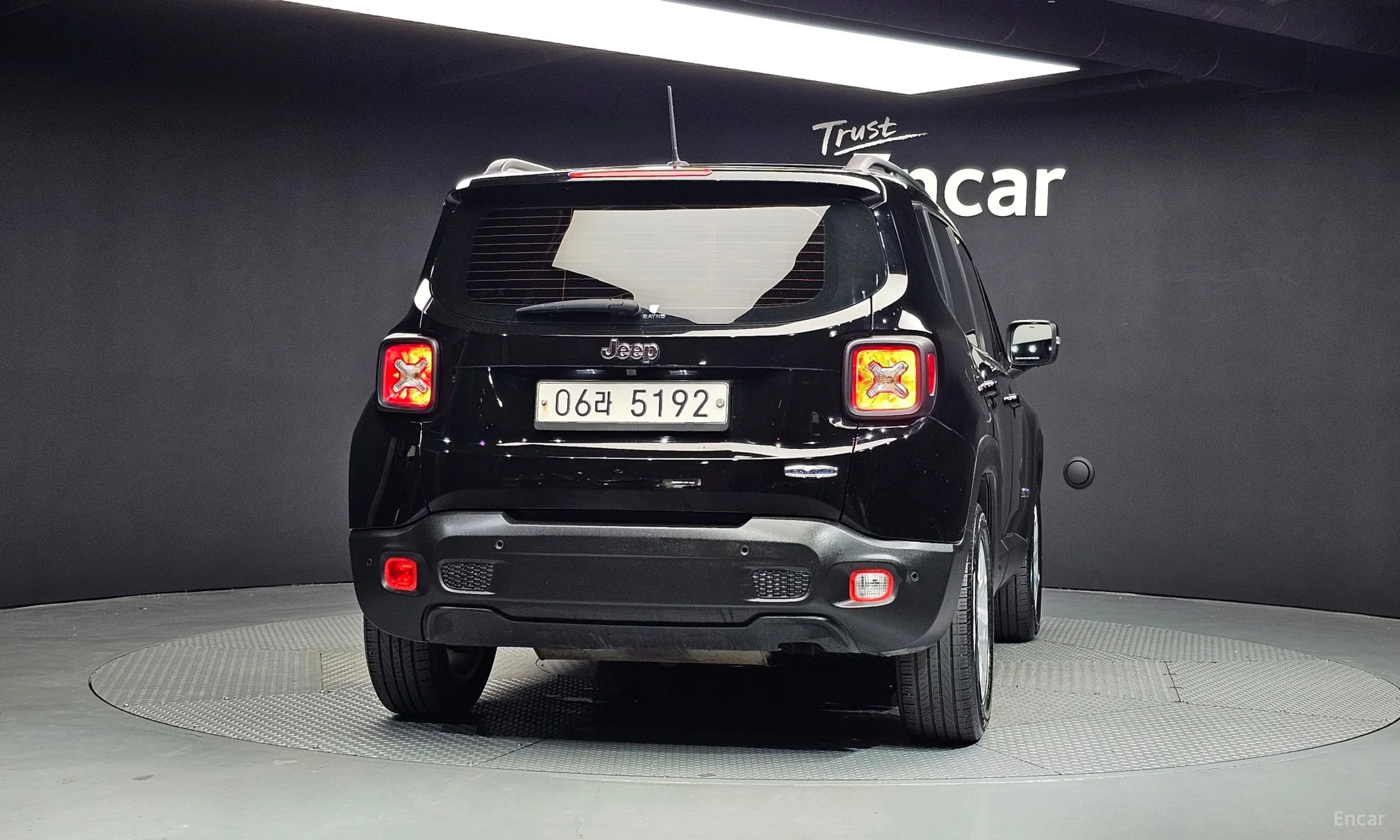 Jeep Renegade превью 4