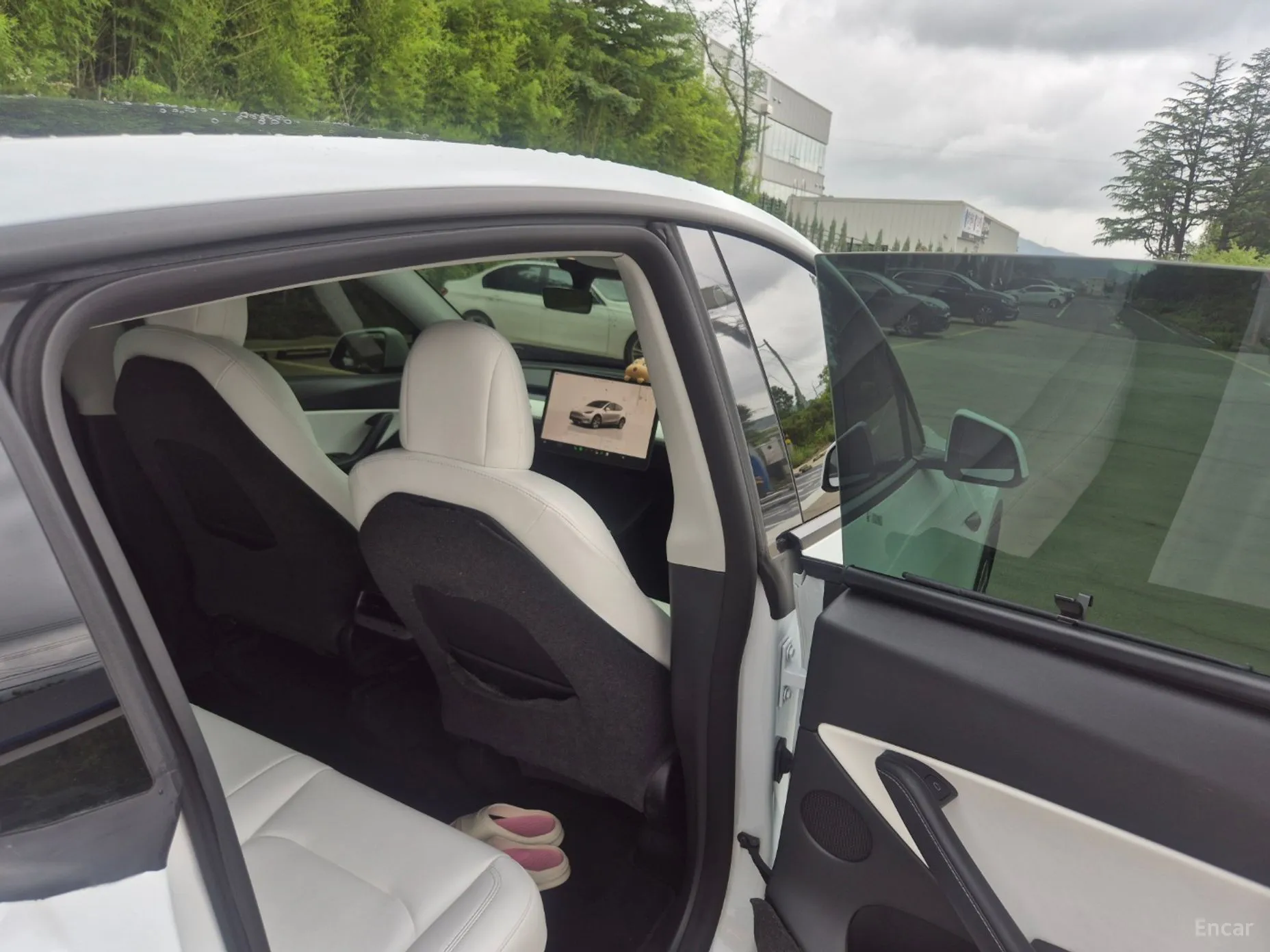 Tesla Model Y превью 15