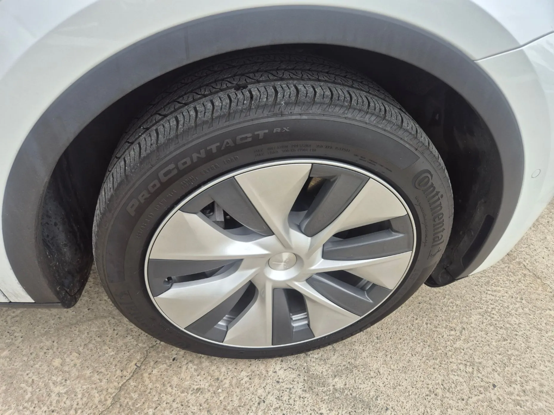 Tesla Model Y превью 8