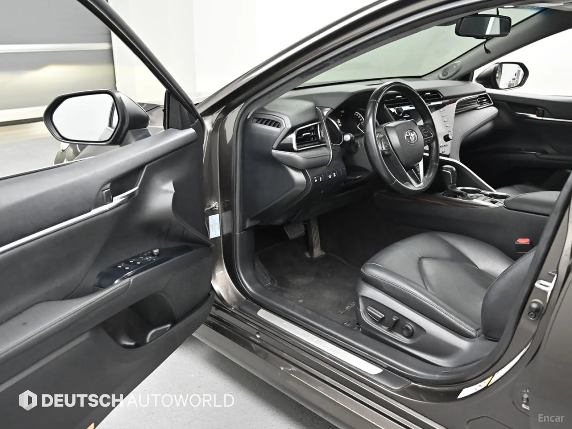 Toyota Camry (XV70) превью 11