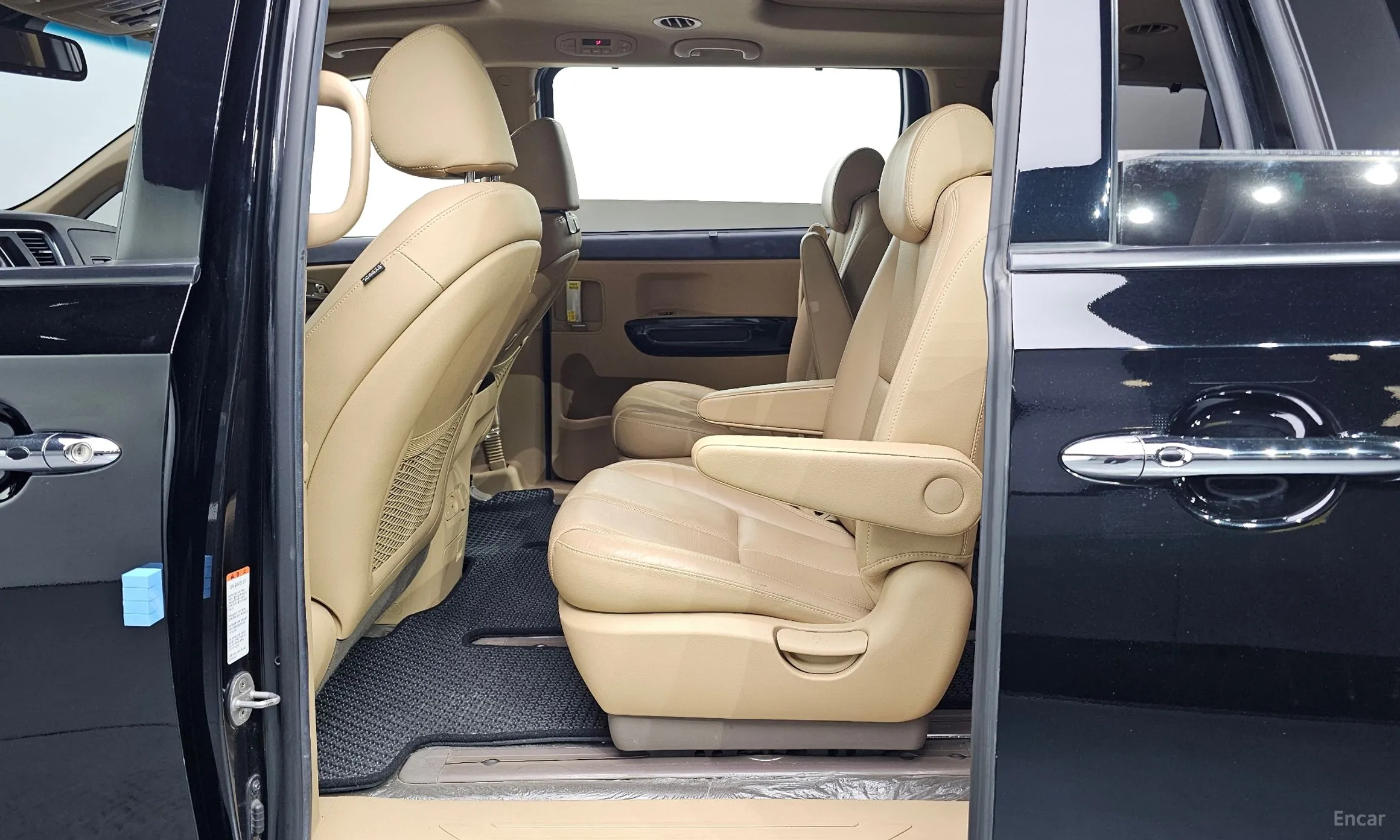 Kia Carnival превью 12