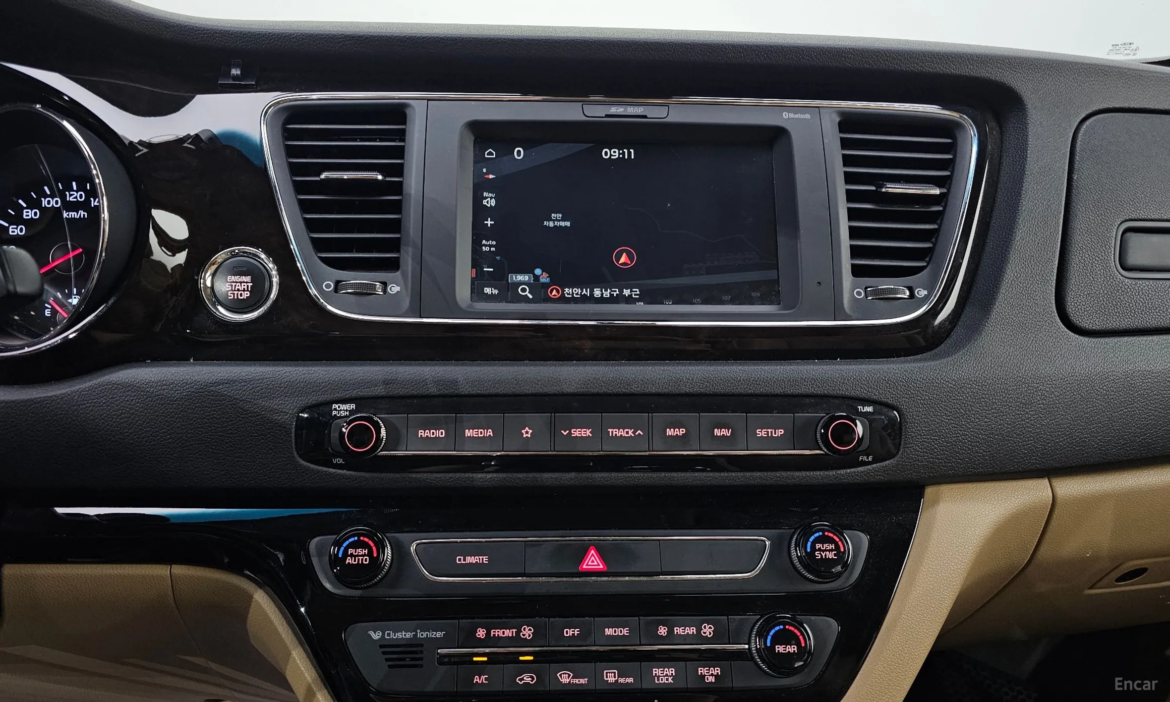Kia Carnival превью 13
