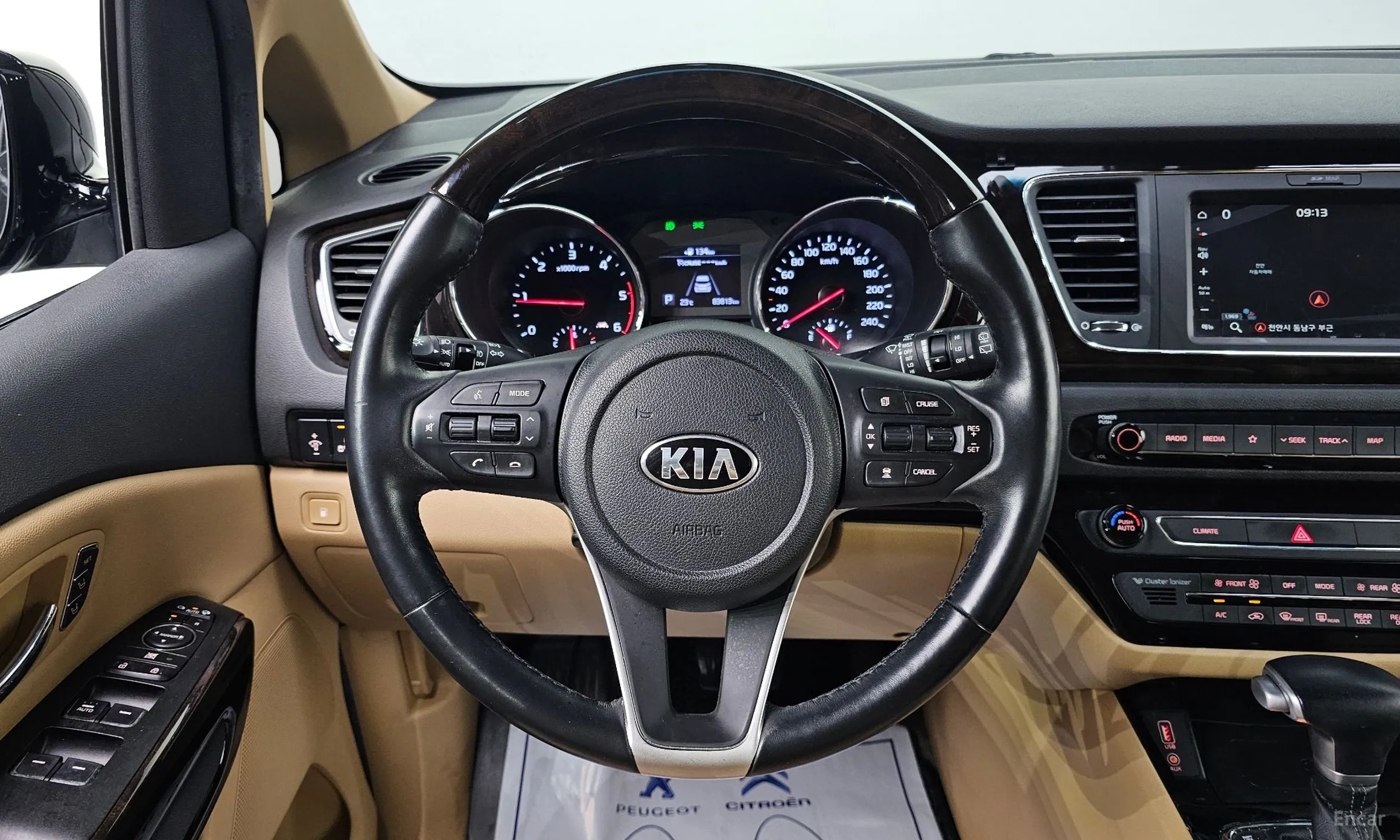 Kia Carnival превью 14