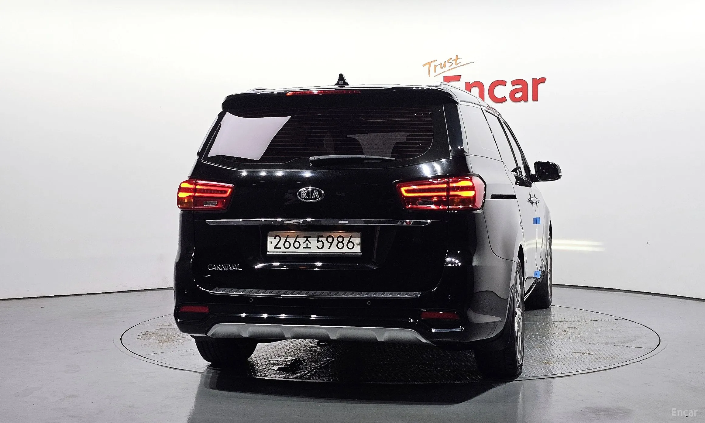 Kia Carnival превью 4