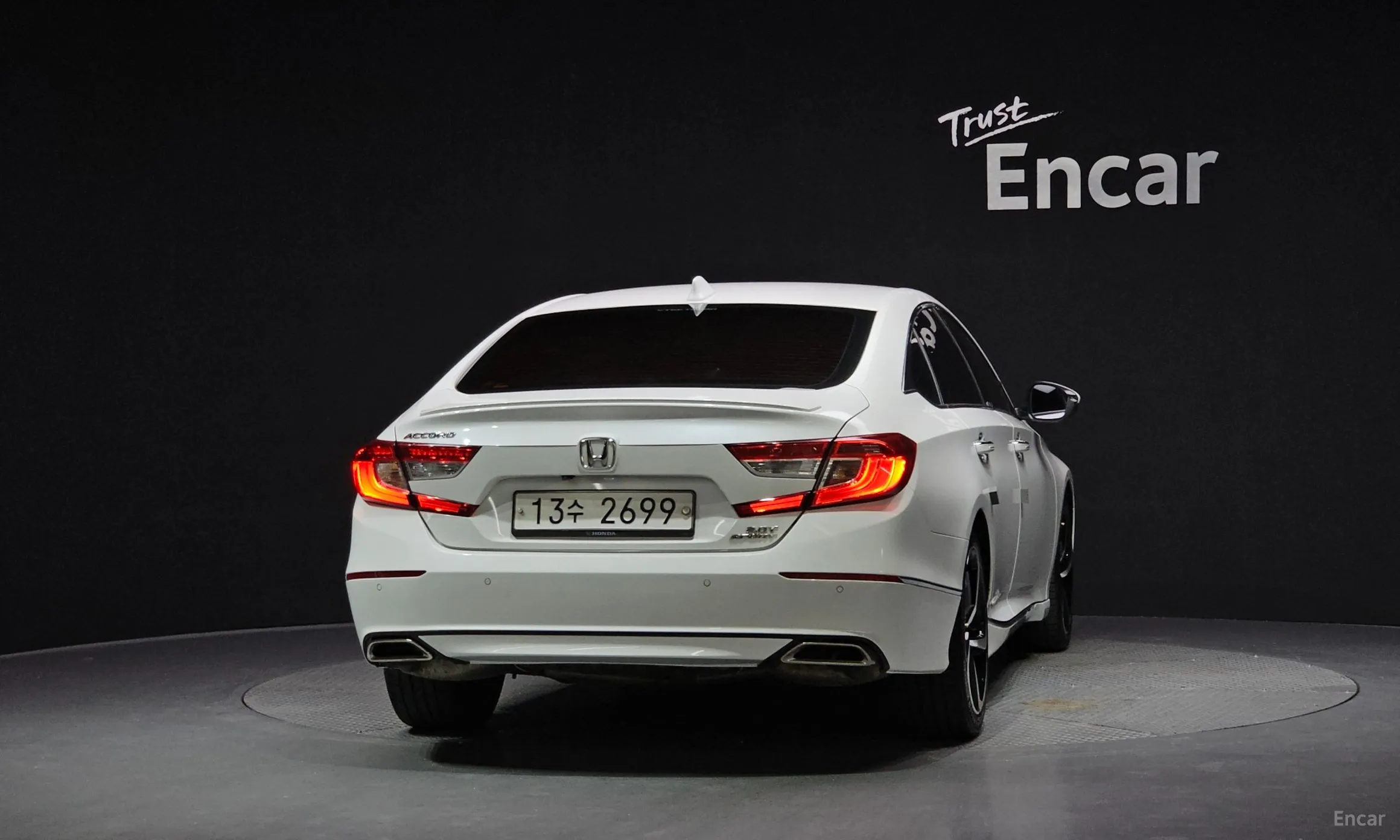 Honda Accord 10th Generation превью 4
