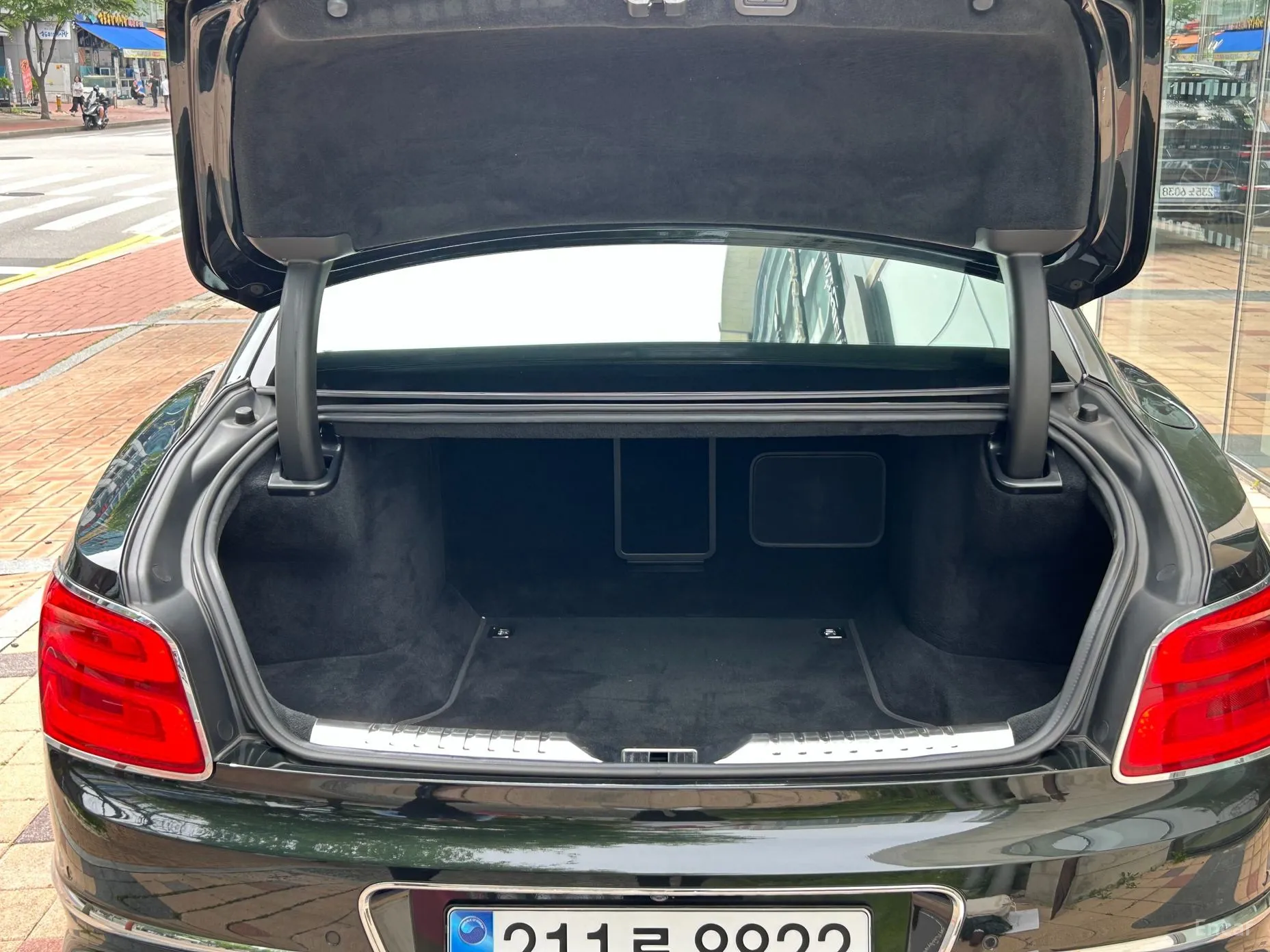 Bentley Flying Spur 3rd Generation превью 20