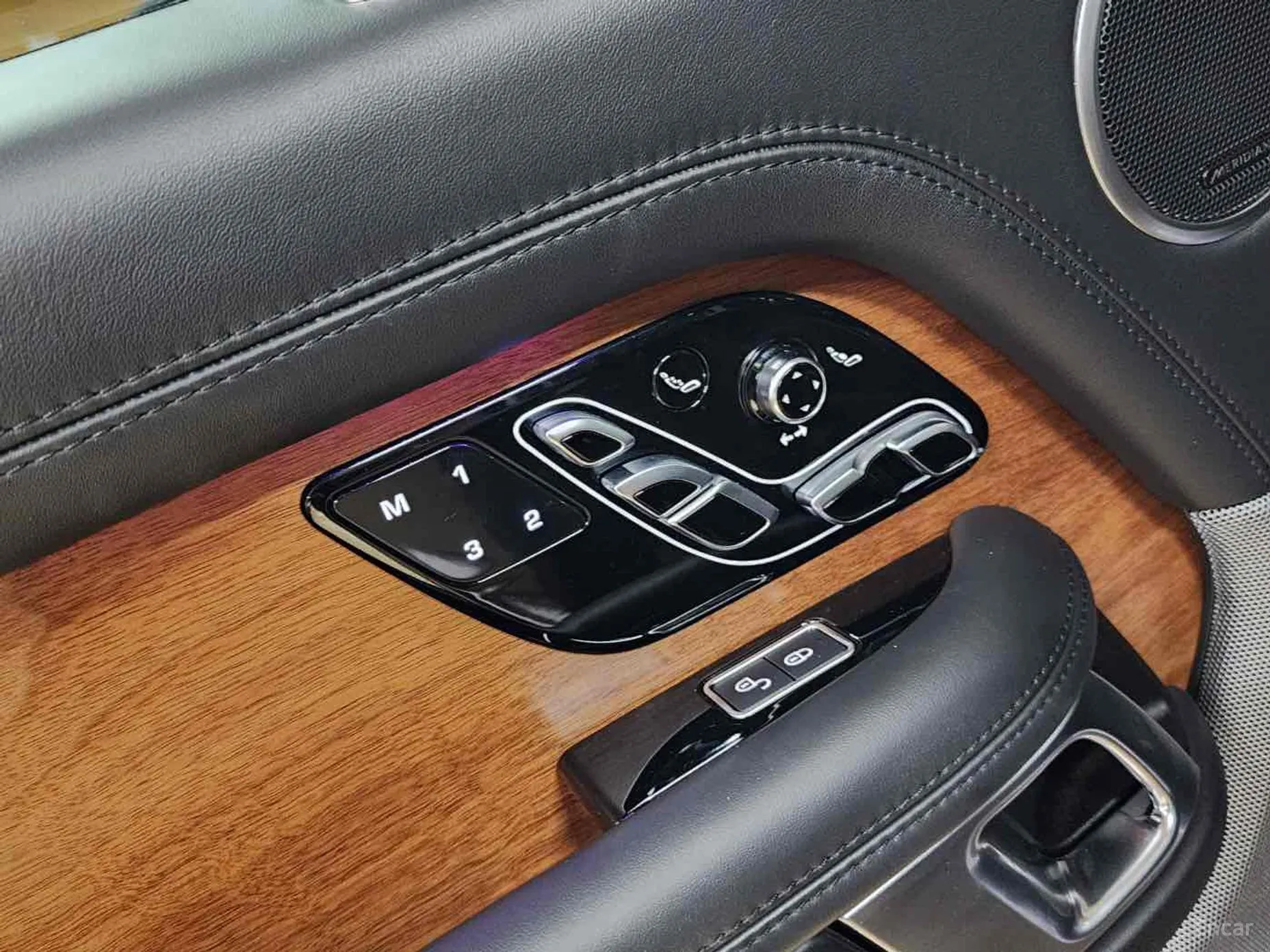 Land Rover Range Rover 4th Generation превью 14