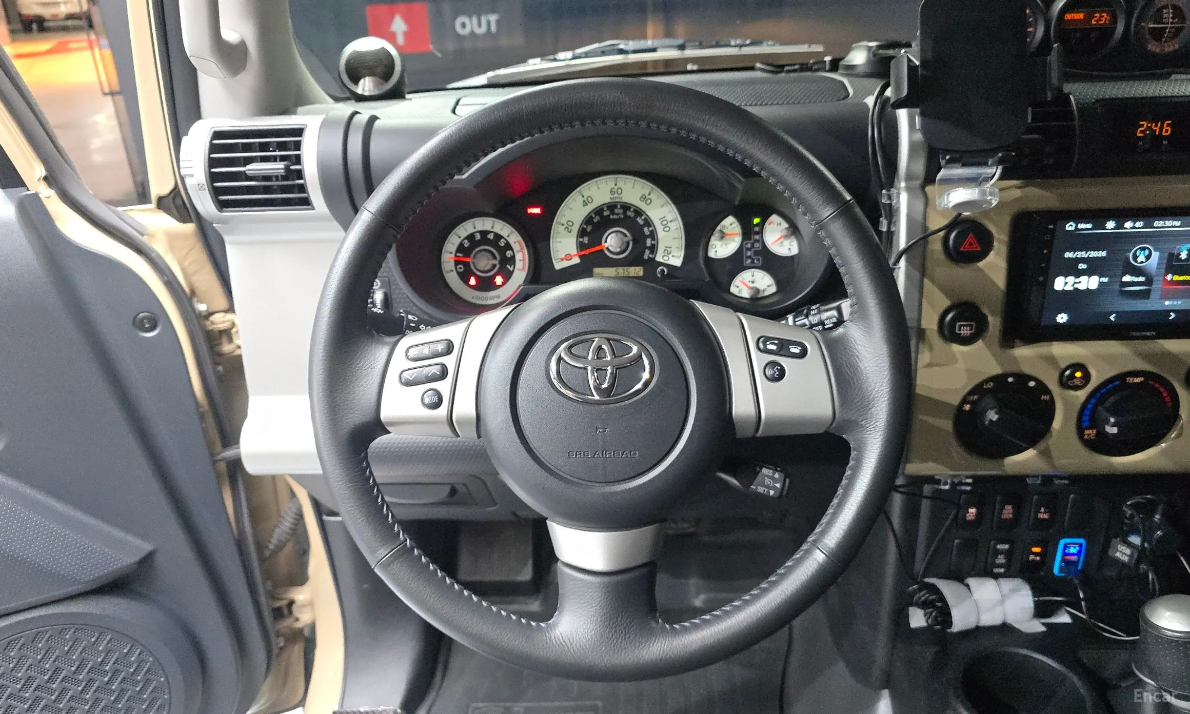 Toyota FJ Cruiser превью 13