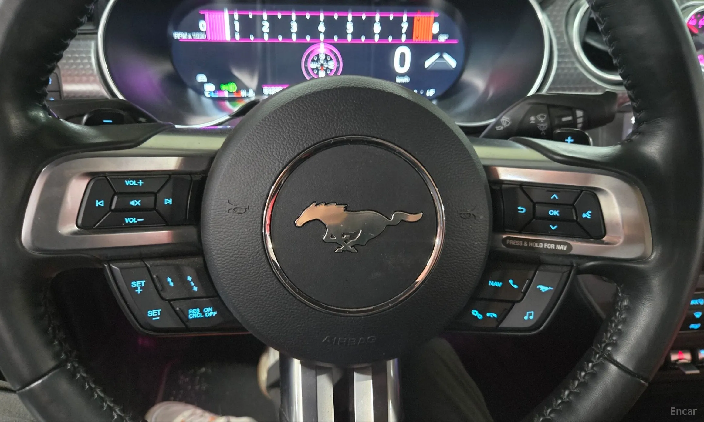 Ford Mustang превью 11