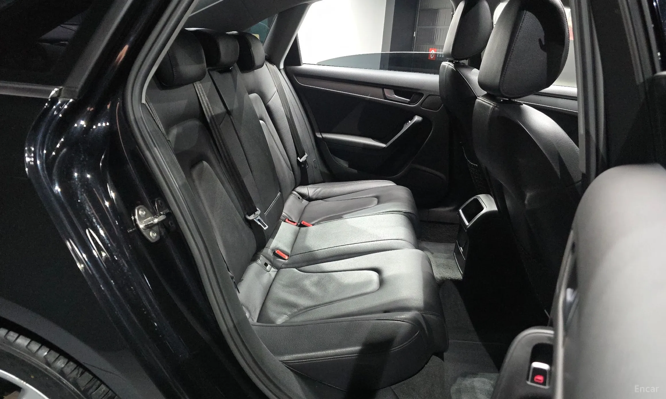 Audi New A4 превью 11