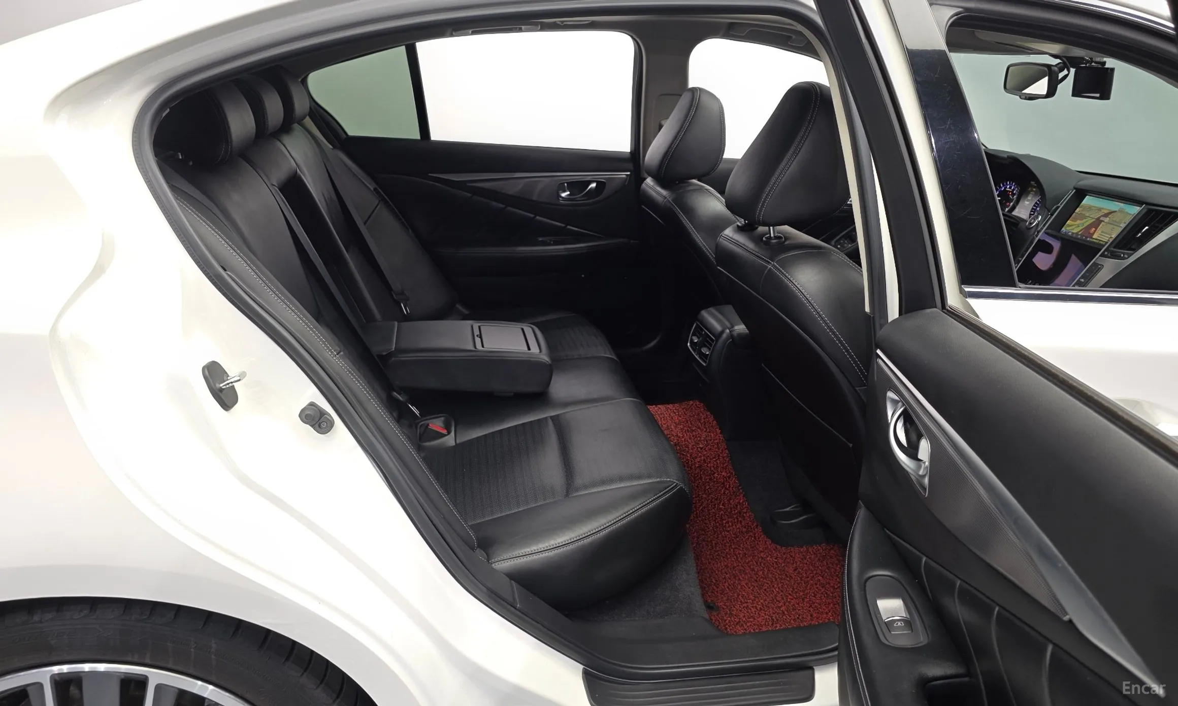Infiniti Q50 превью 11