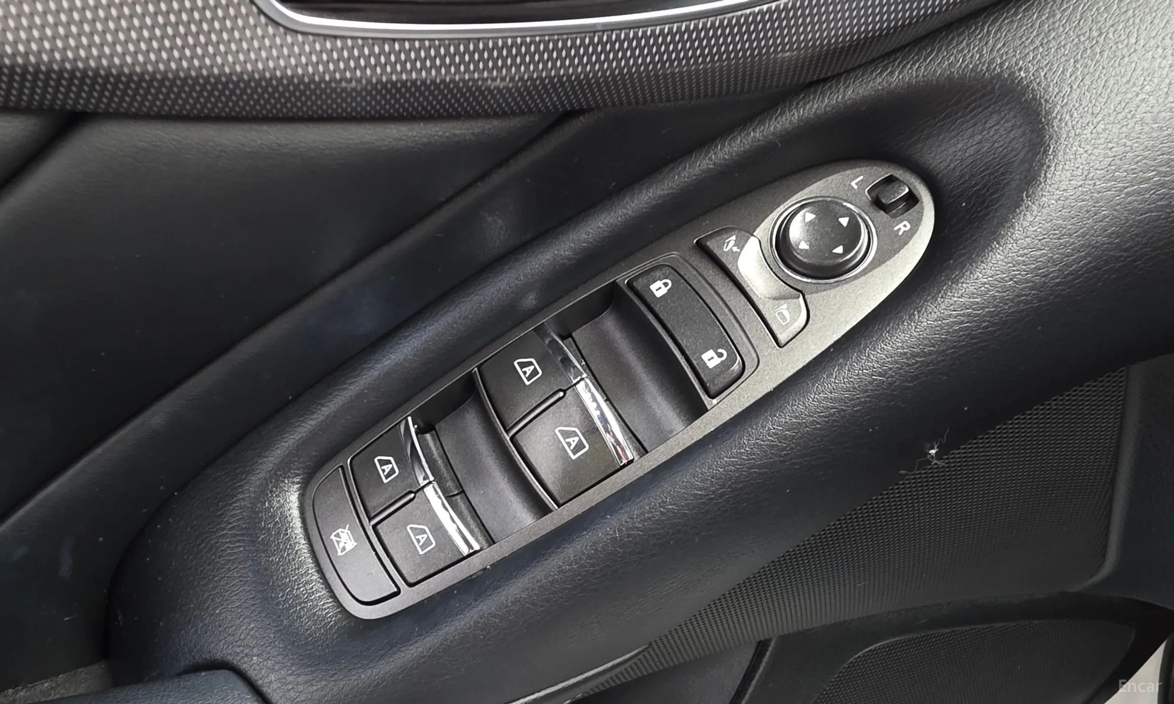 Infiniti Q50 превью 16