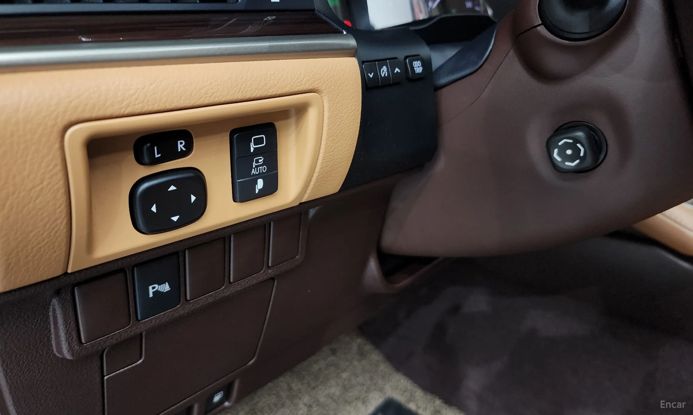 Lexus New ES300h превью 18