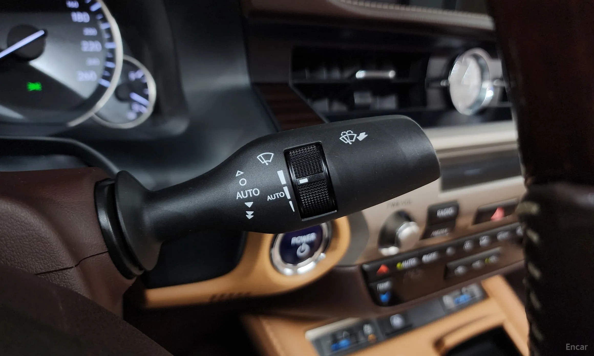 Lexus New ES300h превью 19