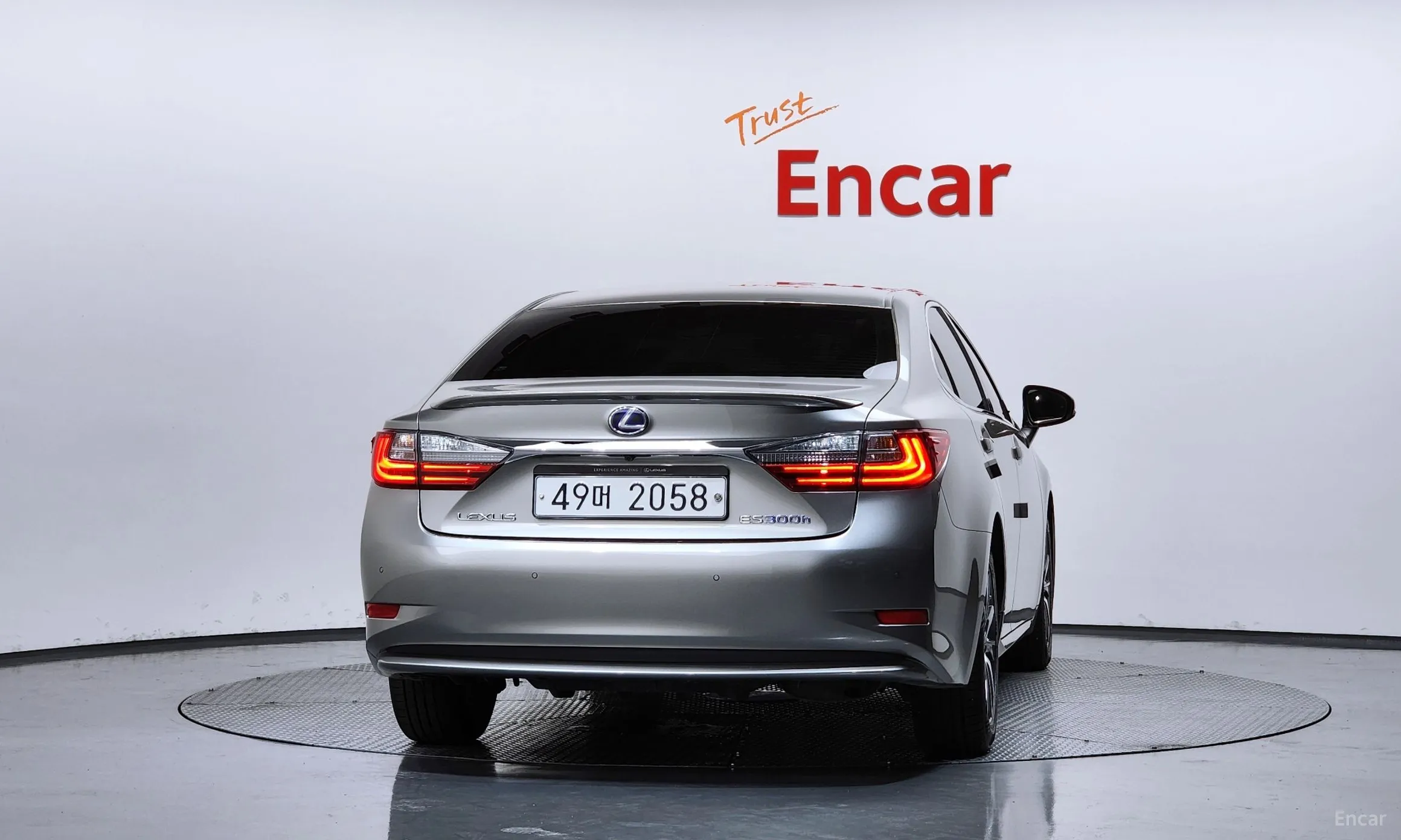 Lexus New ES300h превью 4