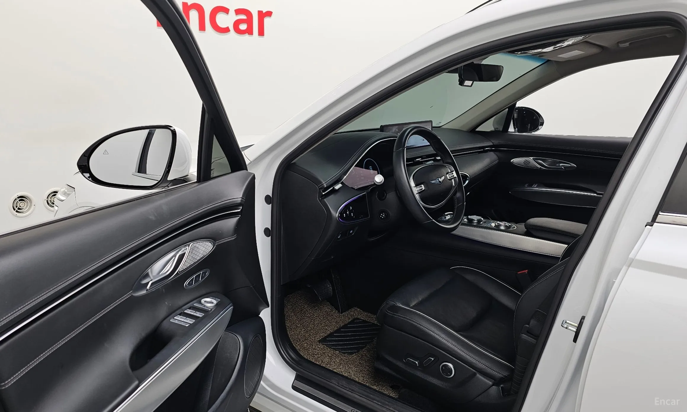 Genesis GV70 превью 10