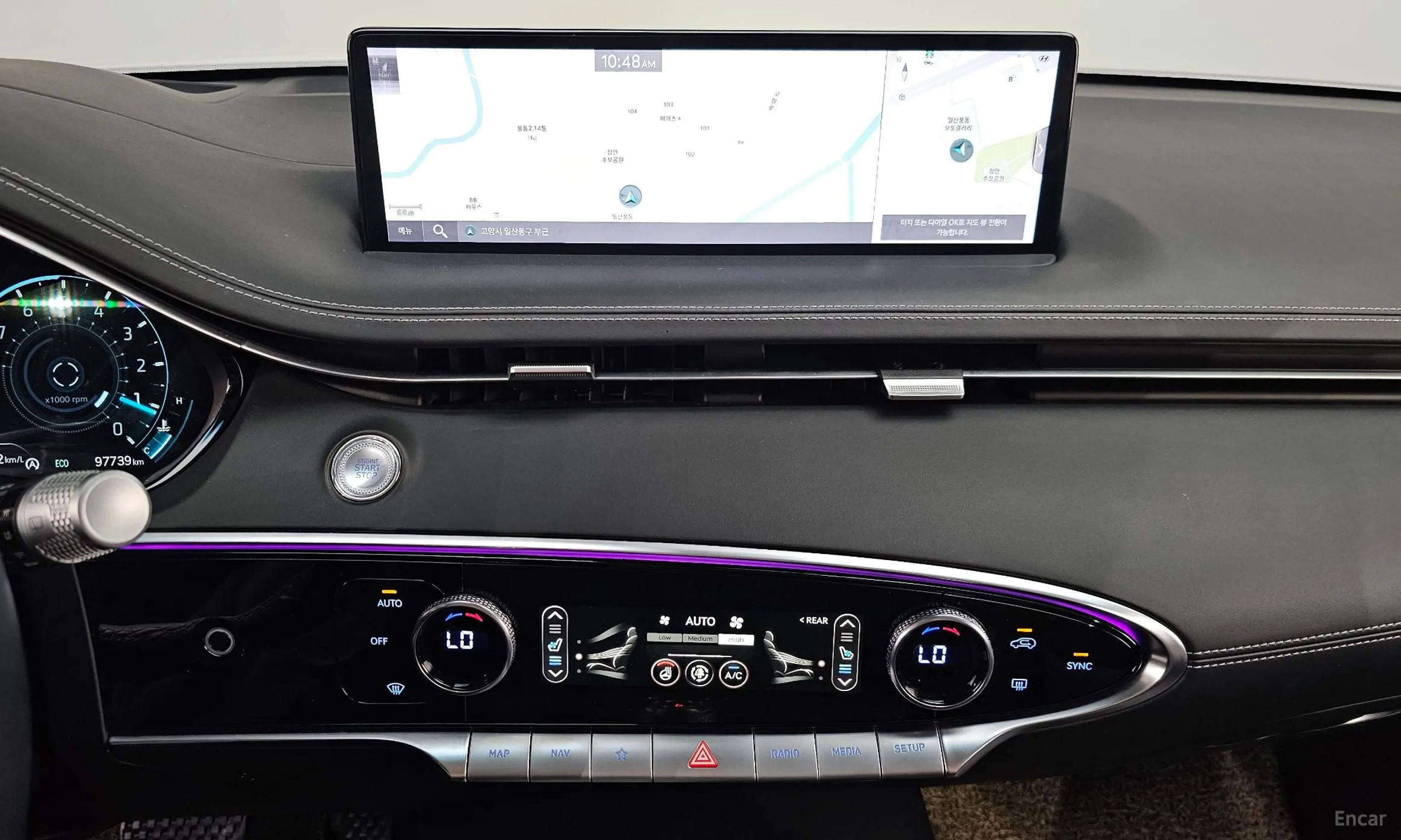 Genesis GV70 превью 14
