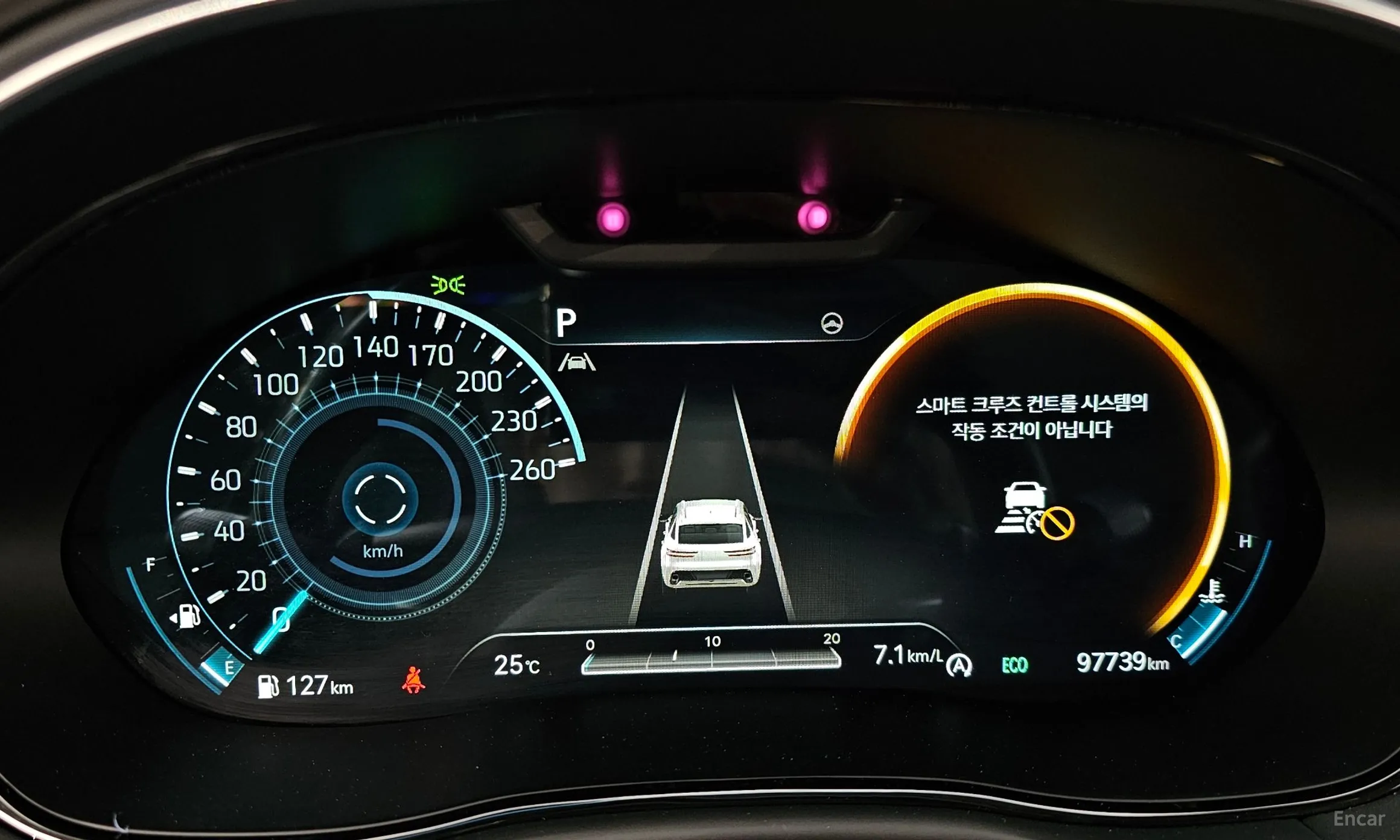 Genesis GV70 превью 8