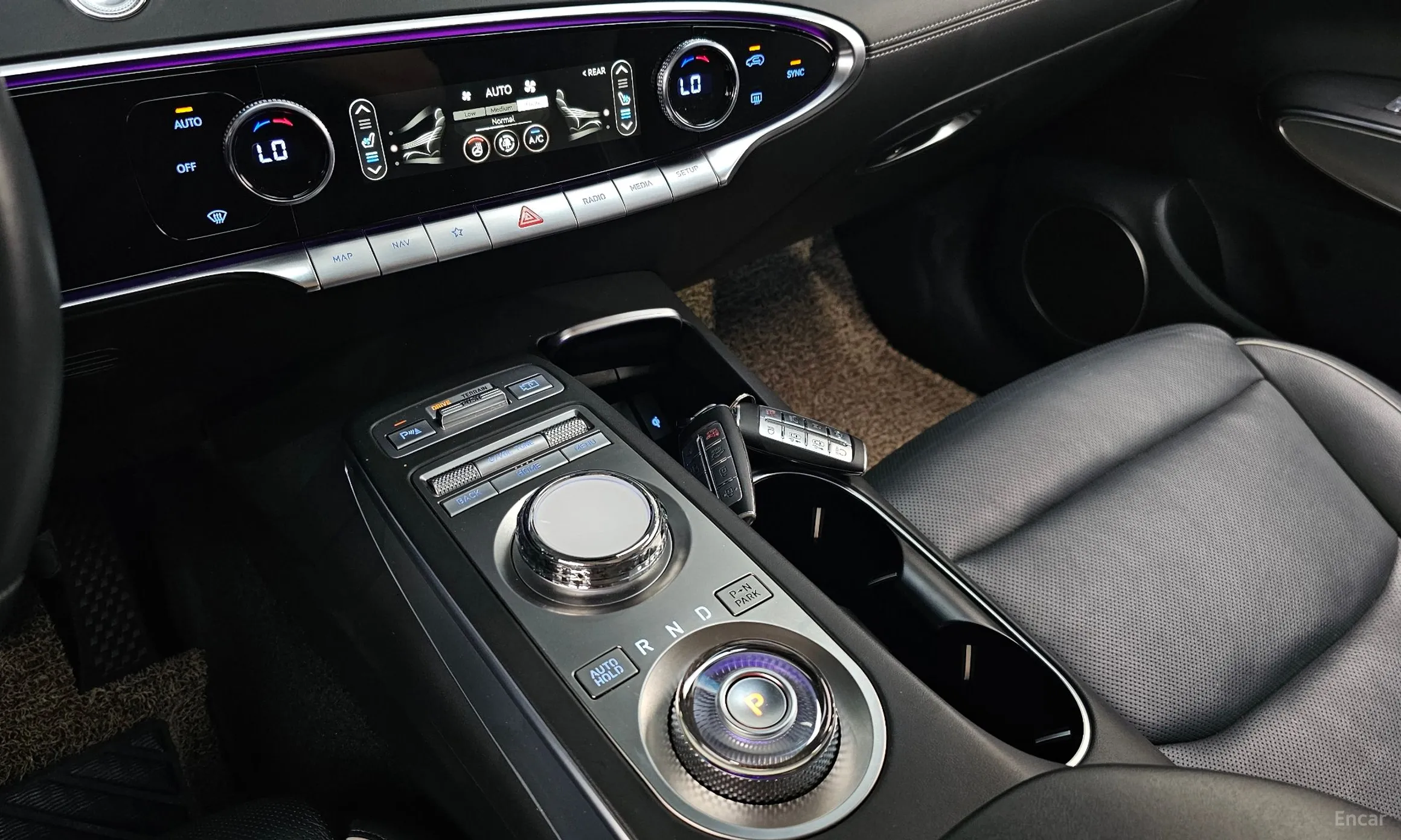 Genesis GV70 превью 9