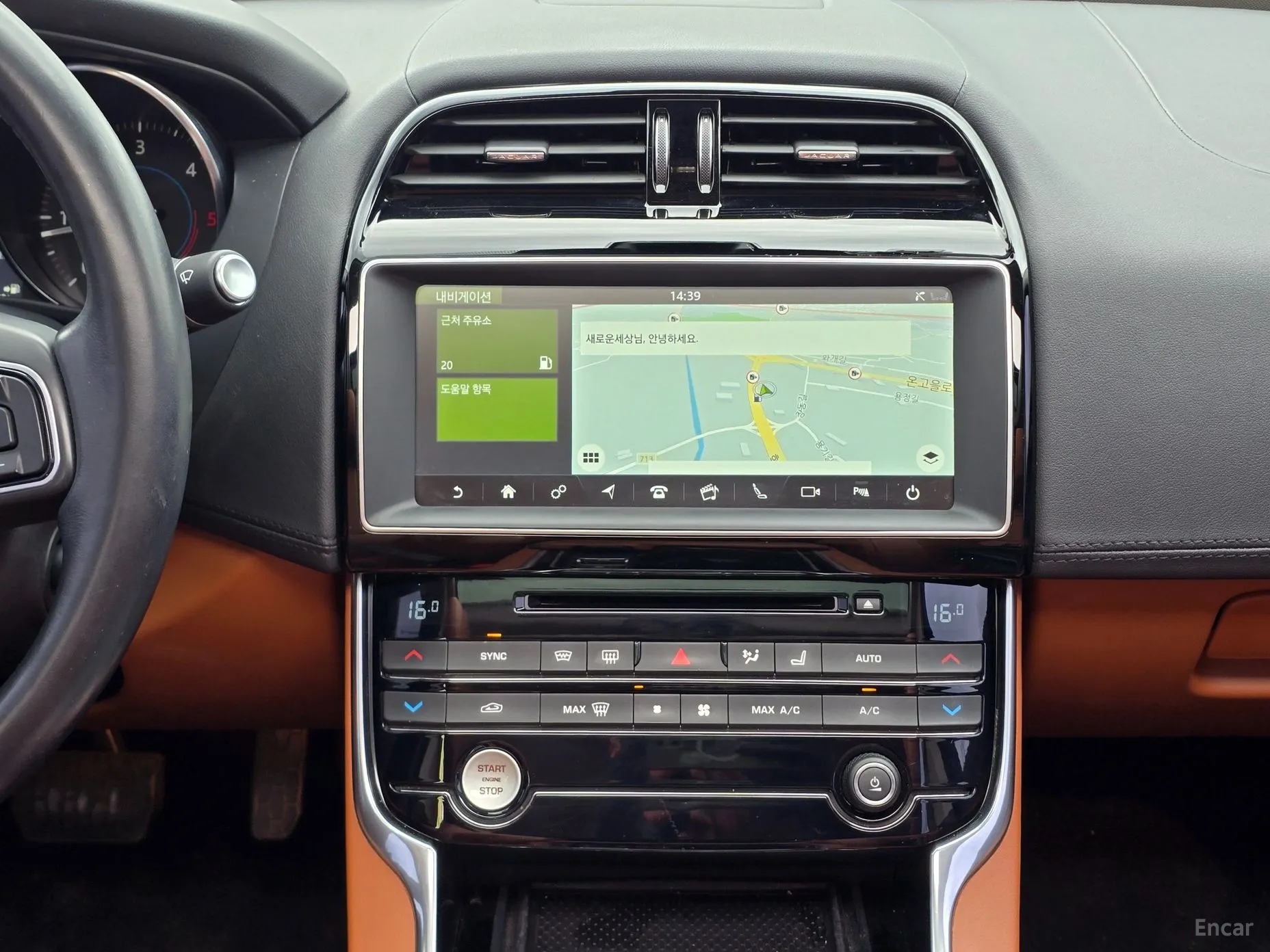 Jaguar XE превью 19