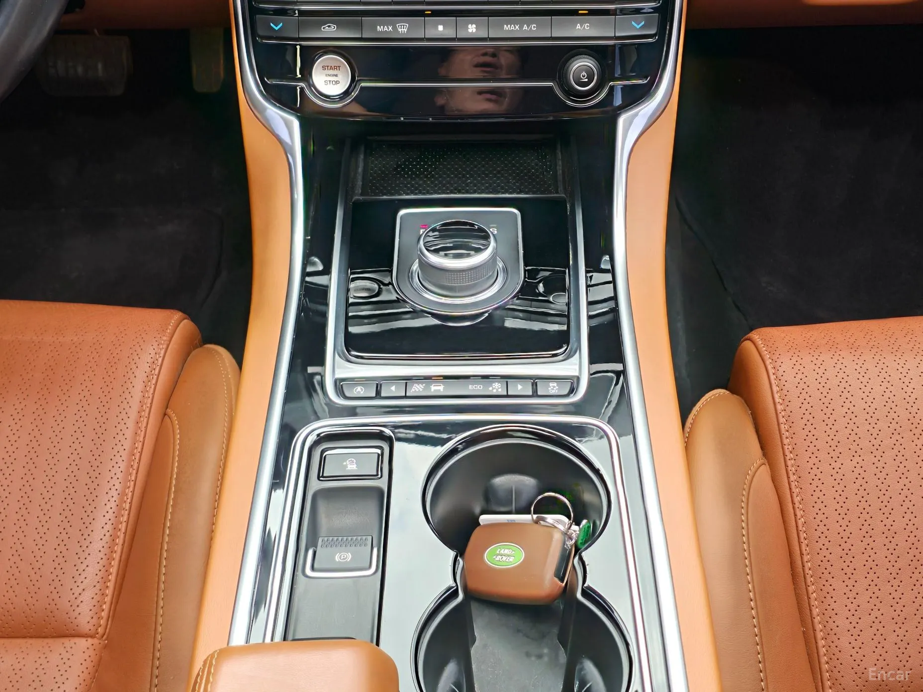 Jaguar XE превью 20
