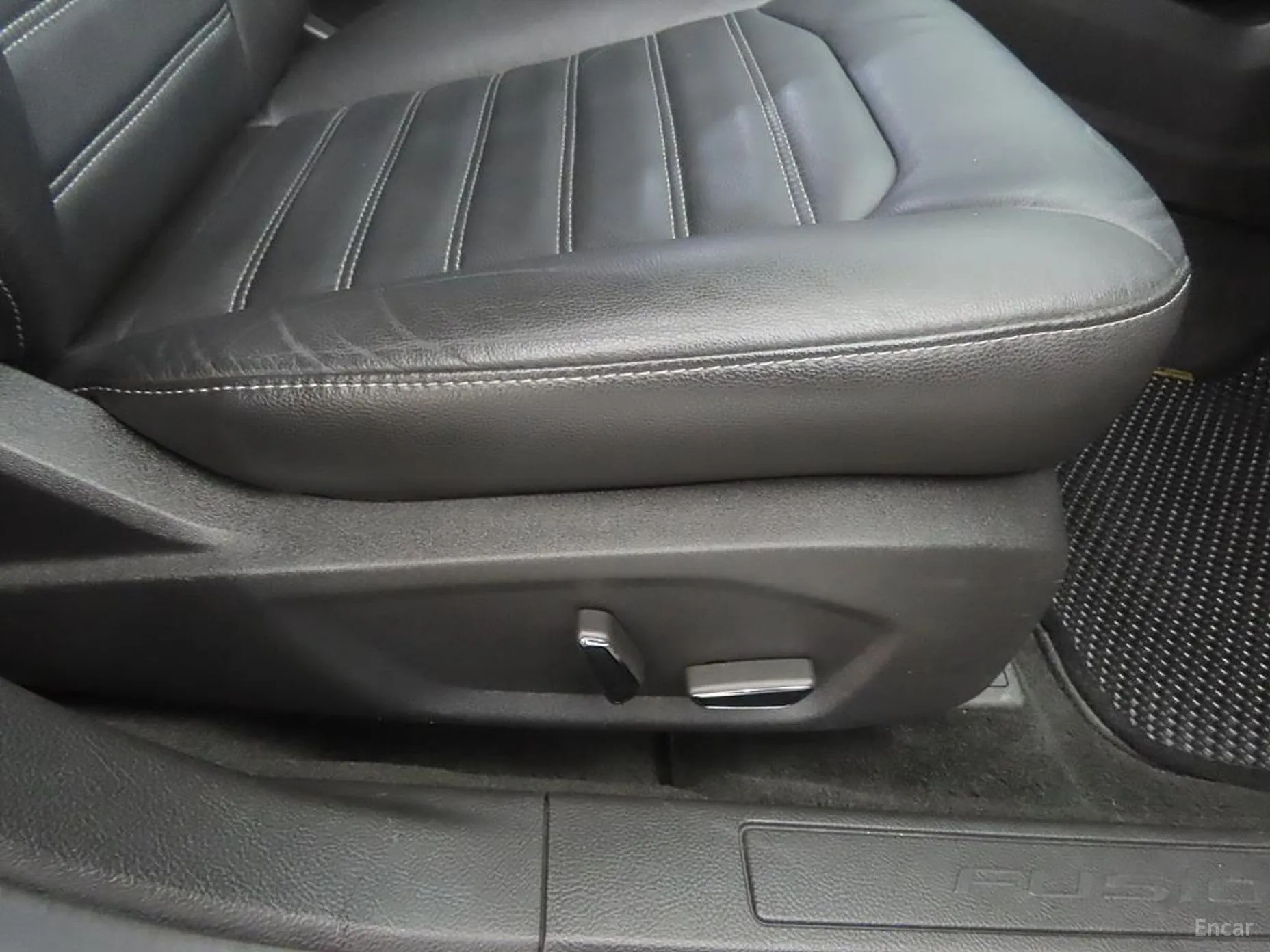 Ford Fusion превью 13