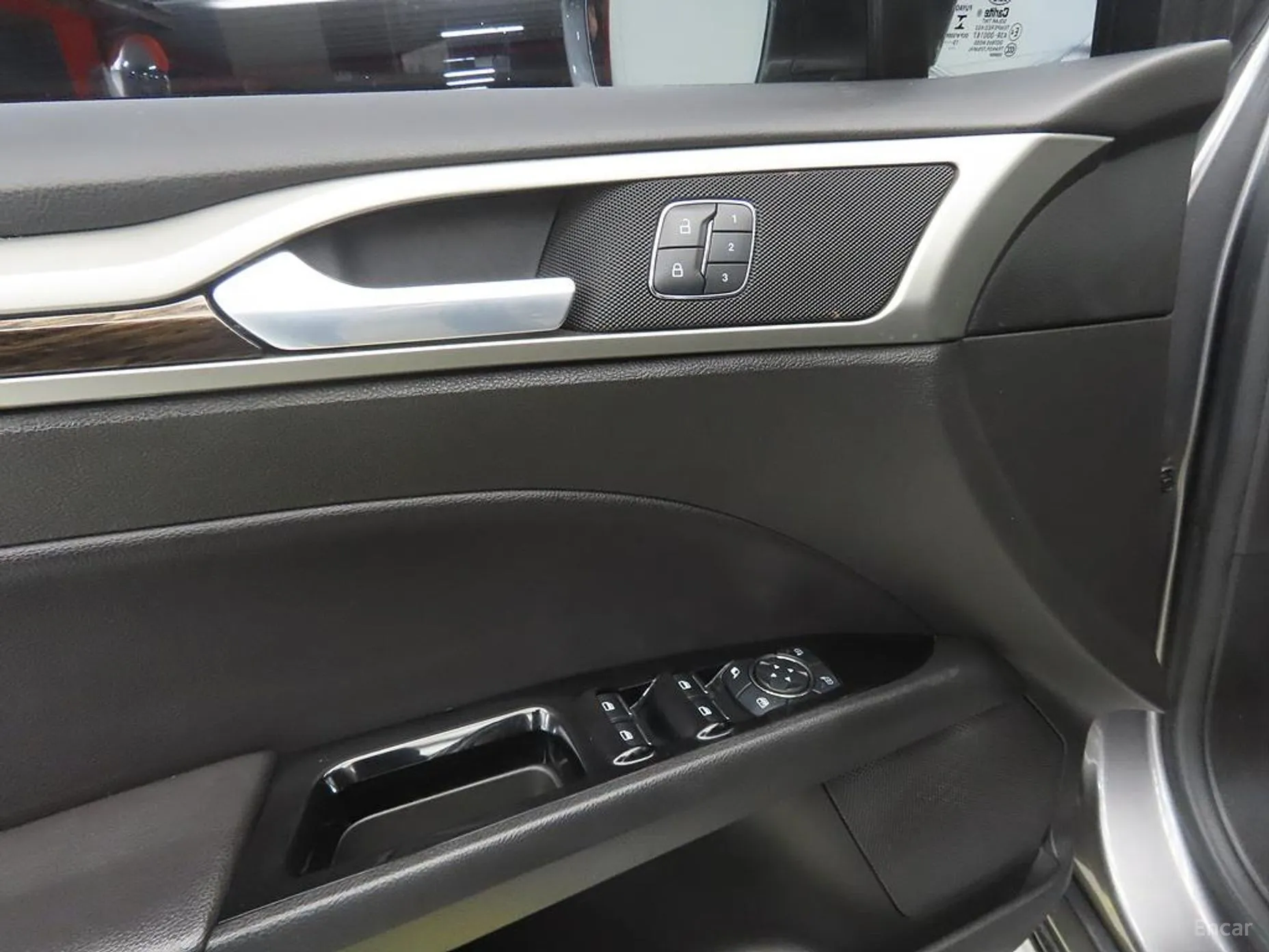 Ford Fusion превью 16