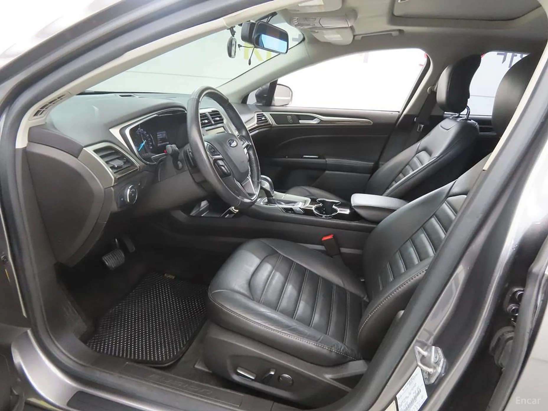 Ford Fusion превью 5