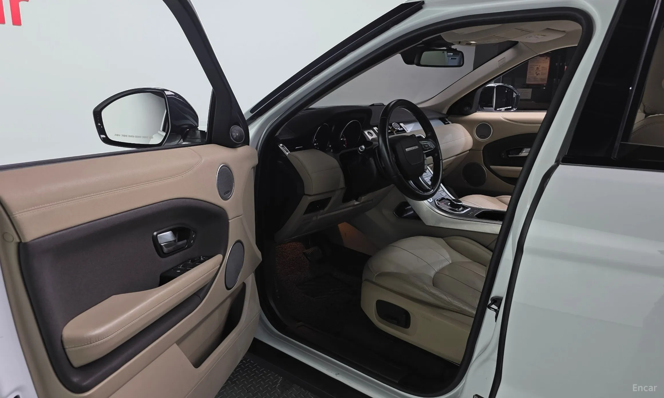 Land Rover Range Rover Evoque превью 10