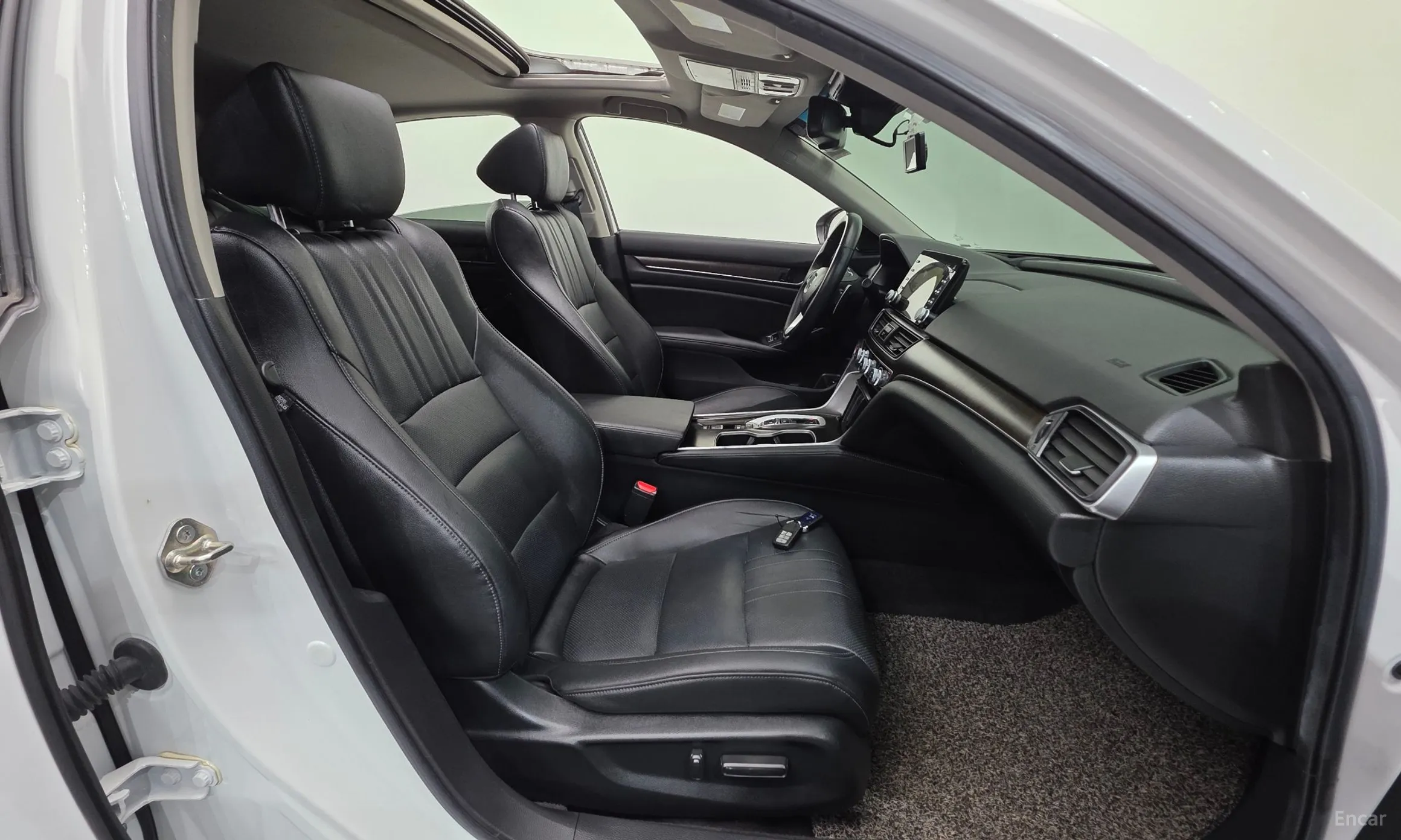 Honda Accord 10th Generation превью 10
