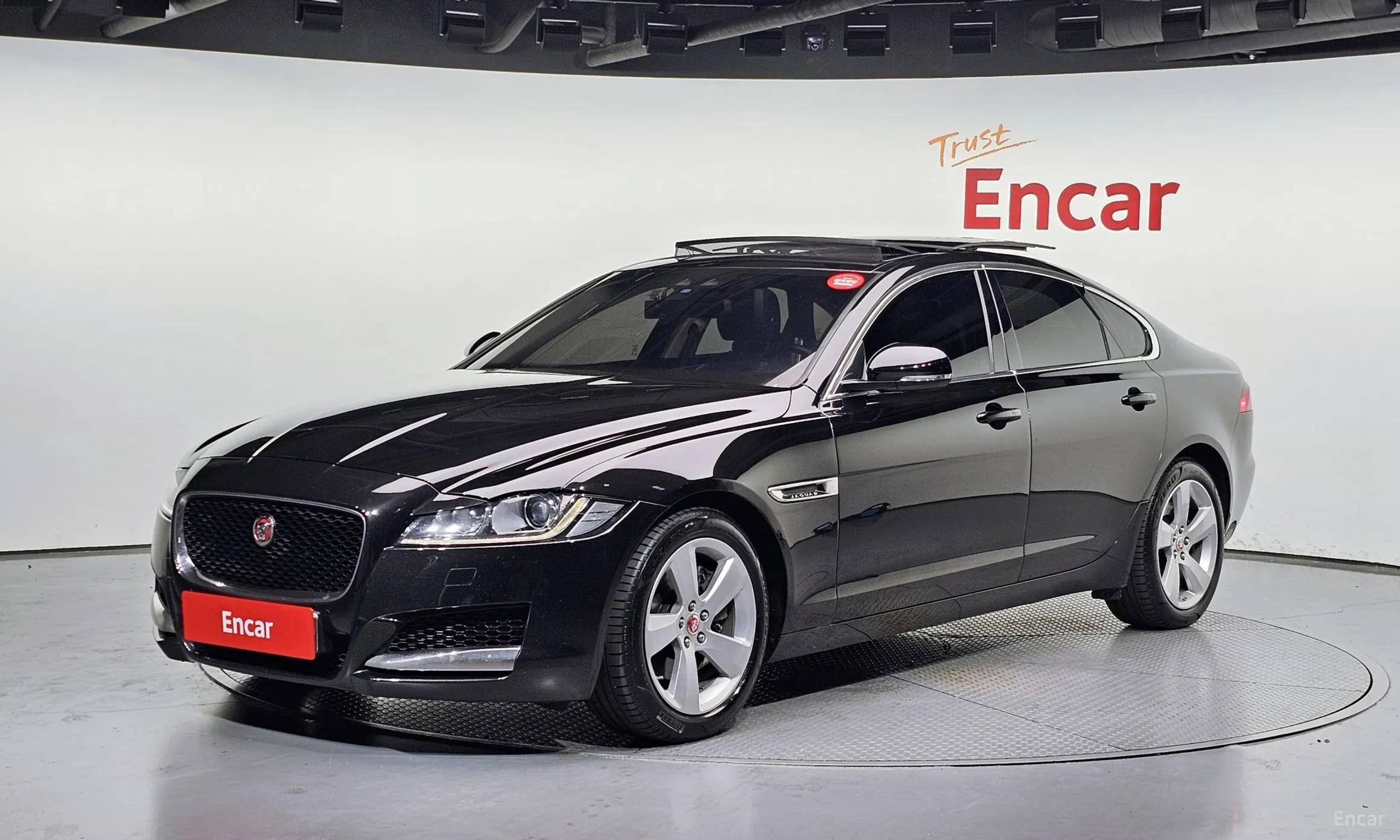Jaguar XF (x260)