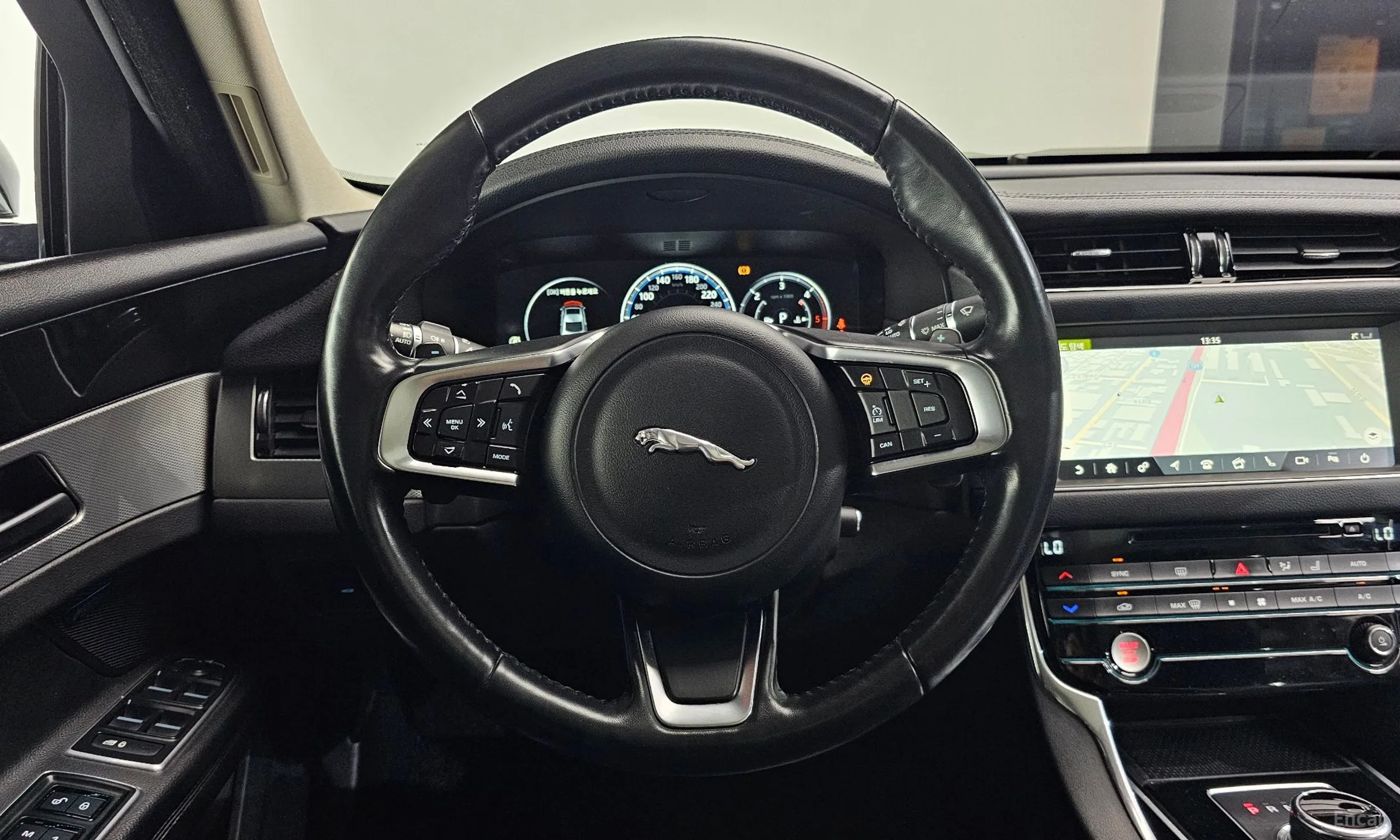 Jaguar XF (x260) превью 13