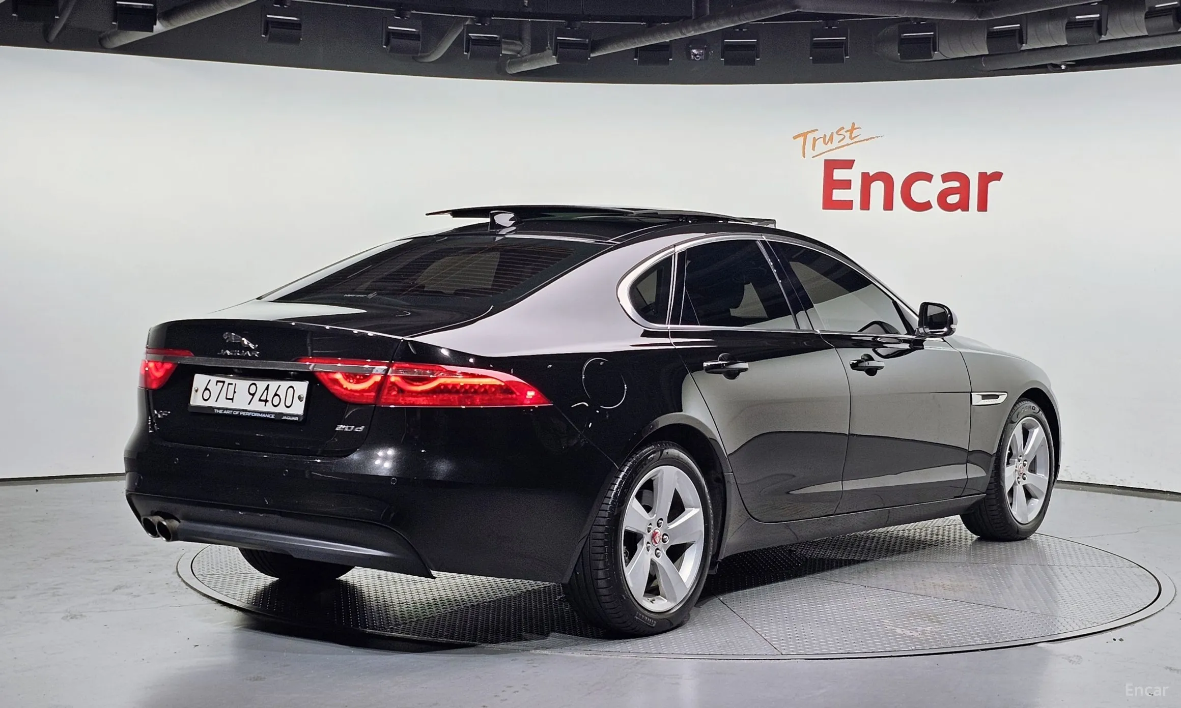 Jaguar XF (x260)