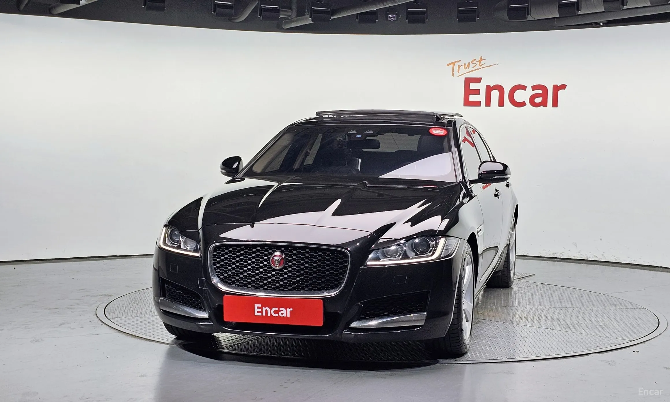 Jaguar XF (x260) превью 3