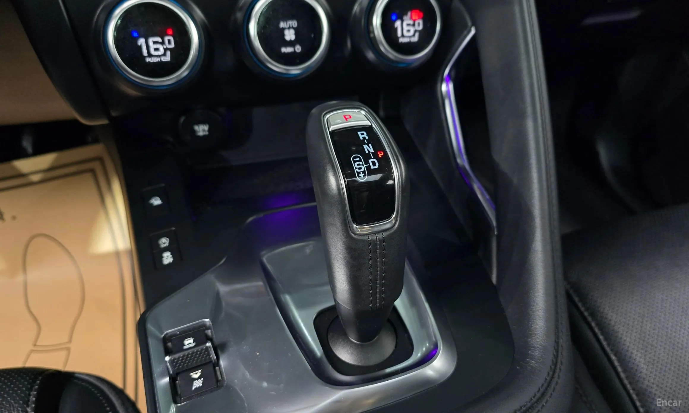 Jaguar E-PACE превью 9