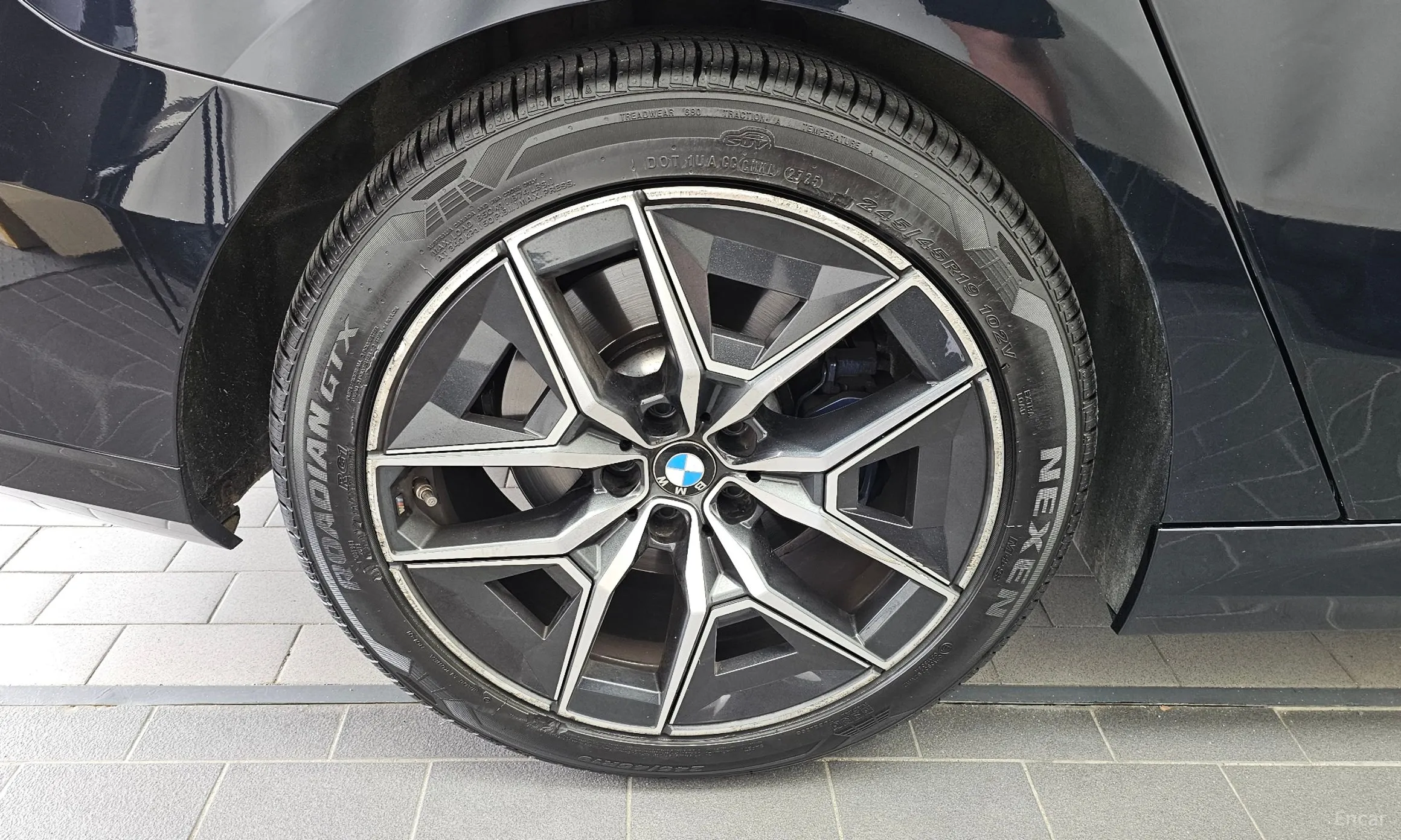 BMW 5 Series (G60) превью 5