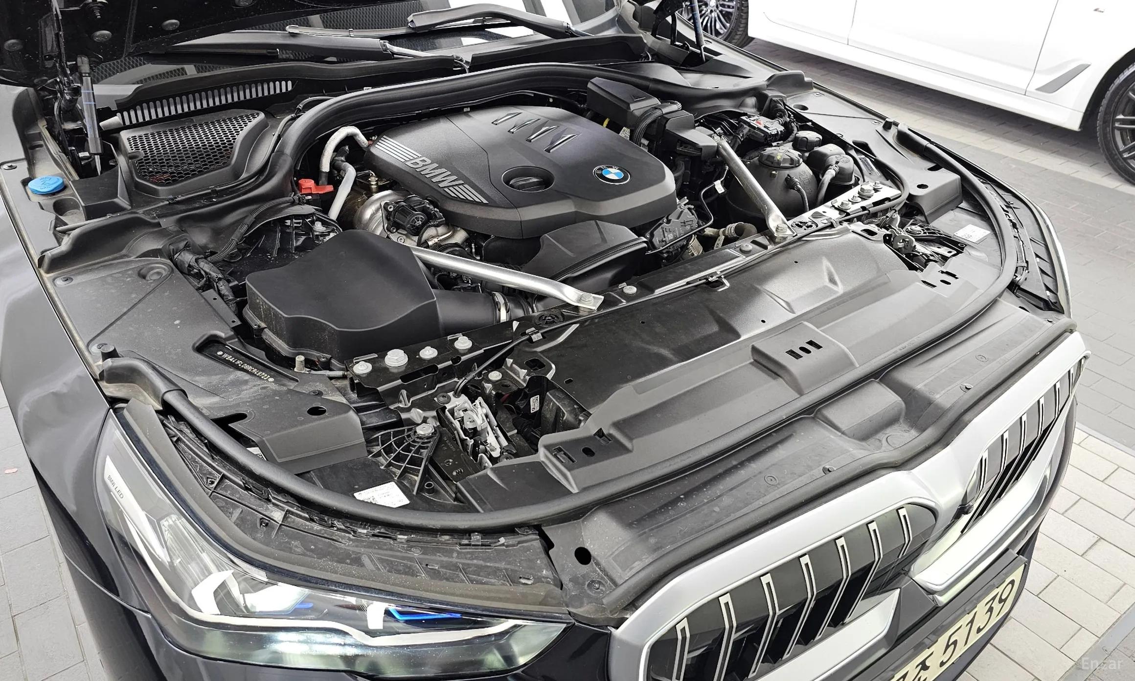 BMW 5 Series (G60) превью 6