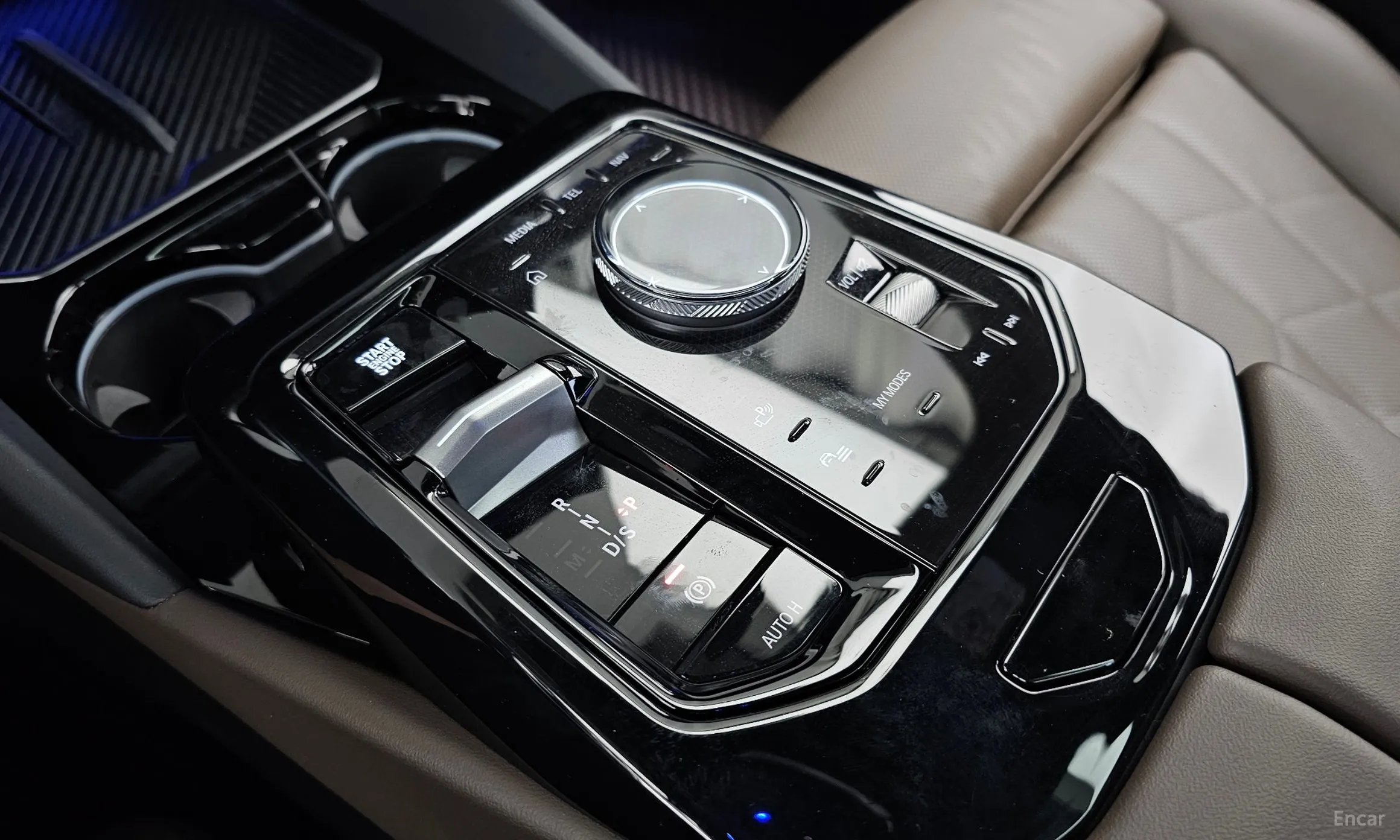 BMW 5 Series (G60) превью 9