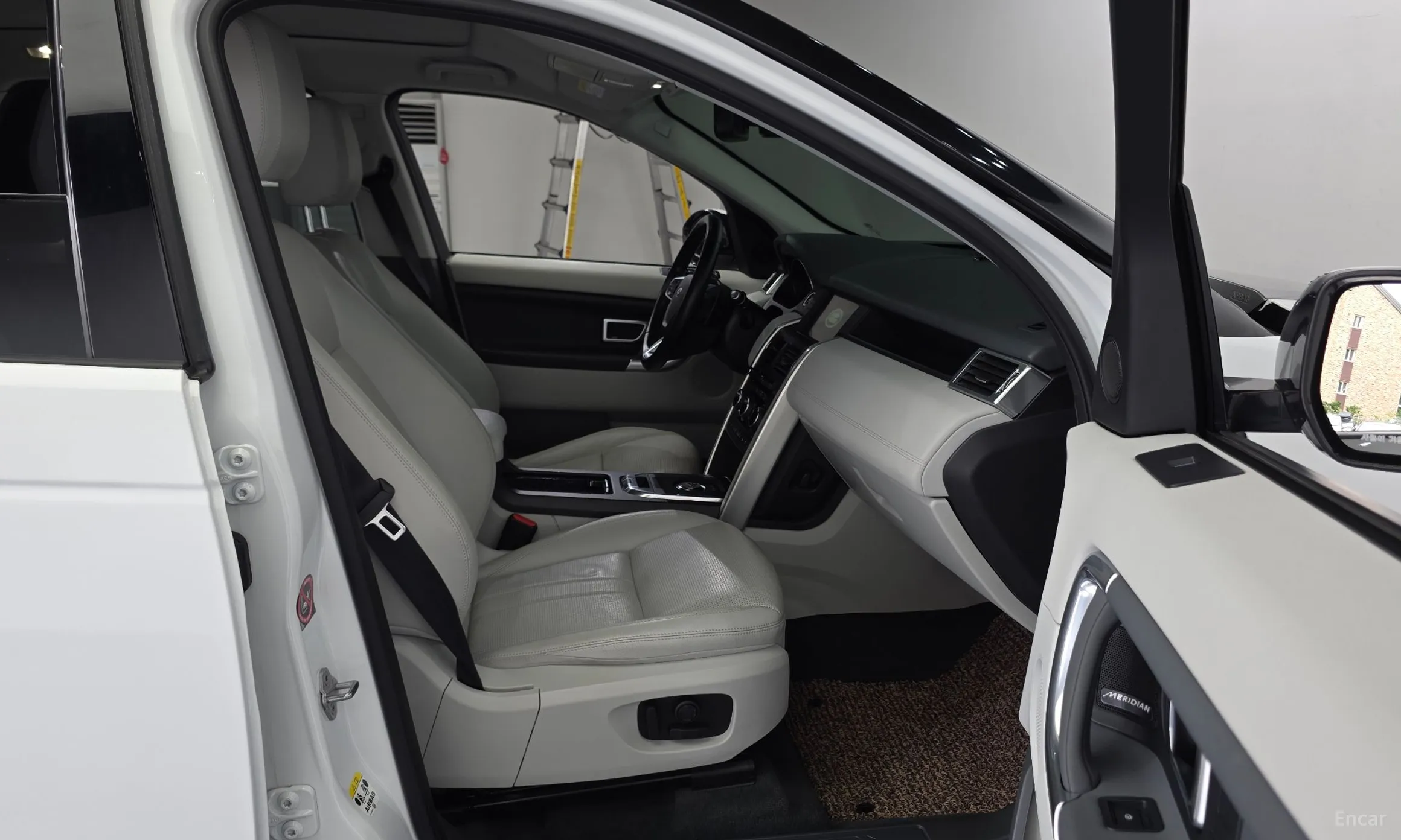 Land Rover Discovery Sports превью 12