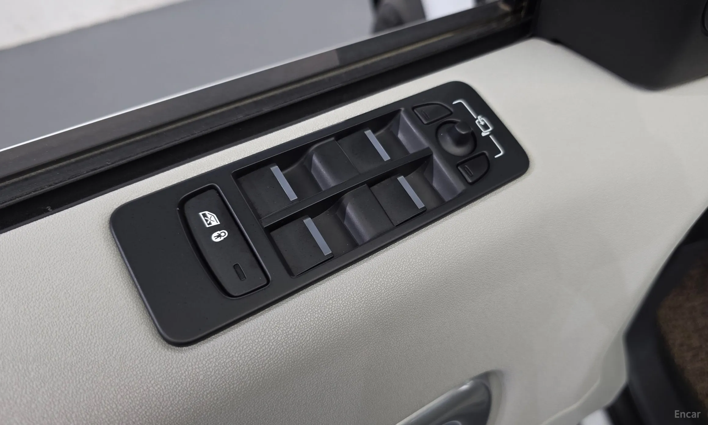 Land Rover Discovery Sports превью 13