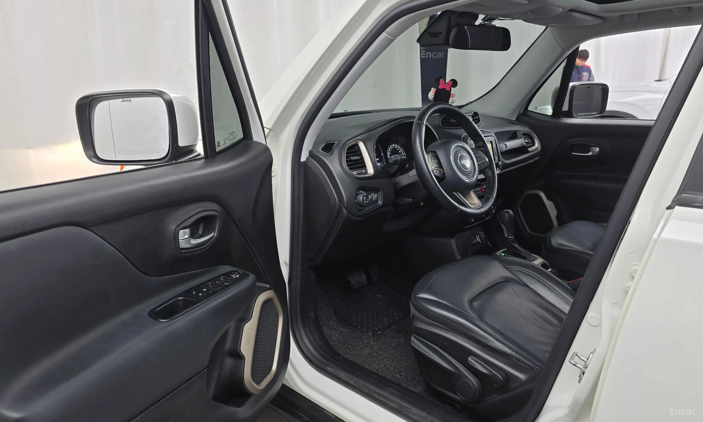 Jeep Renegade превью 10