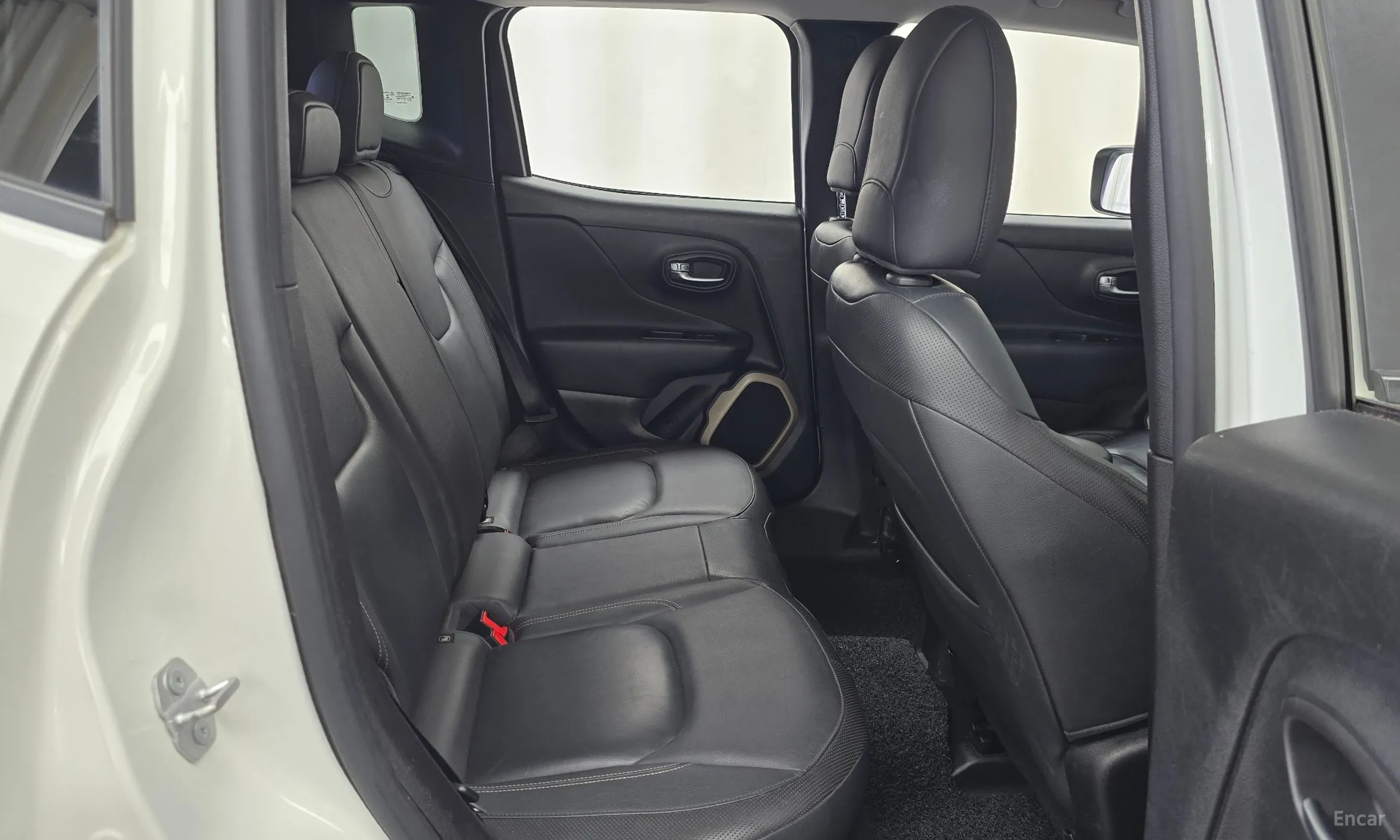 Jeep Renegade превью 11