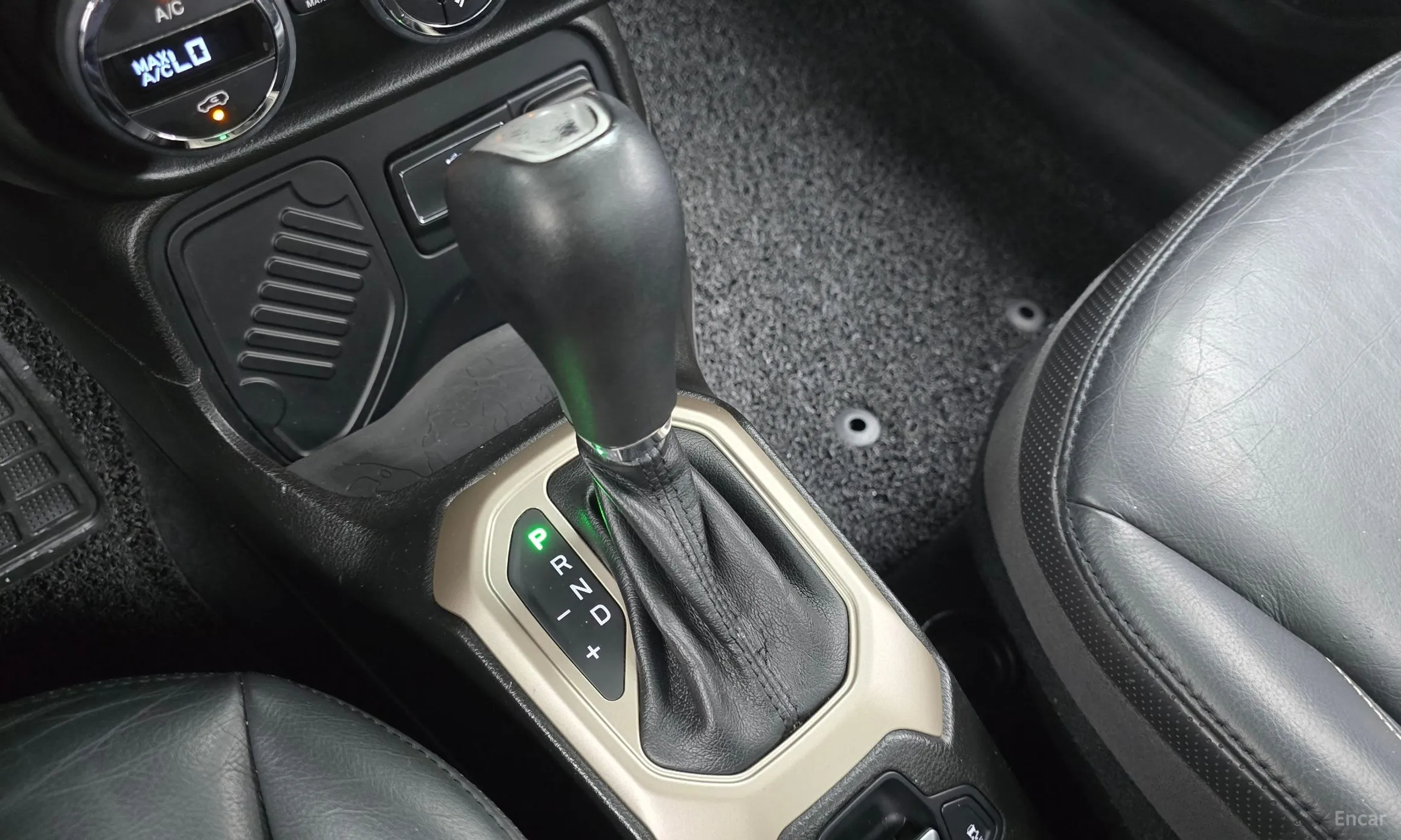 Jeep Renegade превью 9