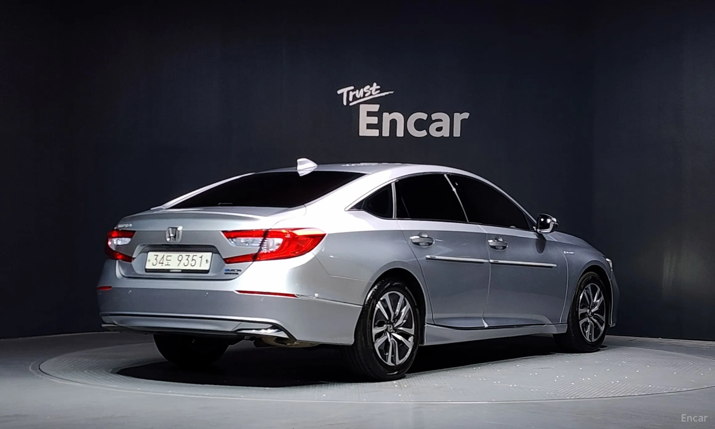 Honda Accord 10th Generation превью 2