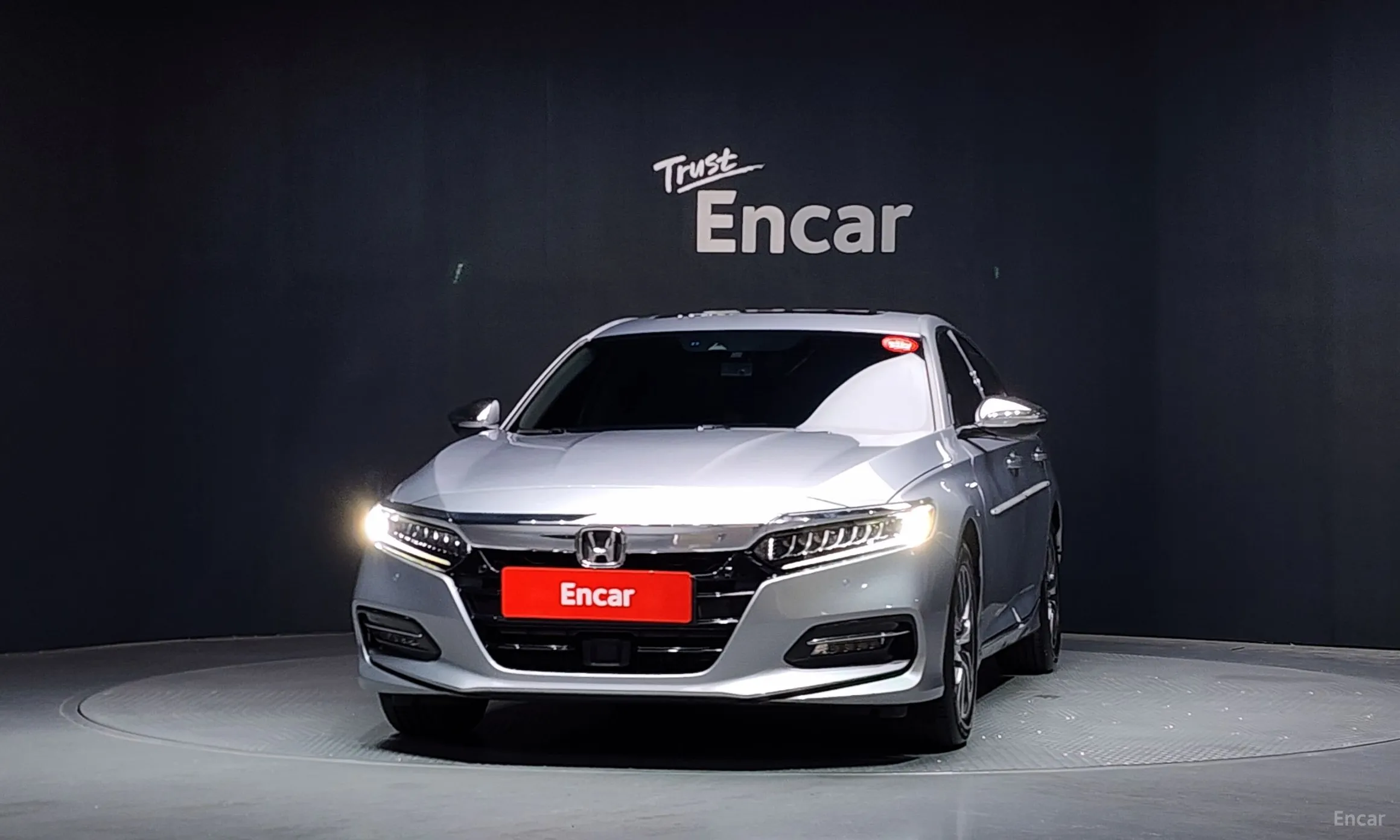 Honda Accord 10th Generation превью 3