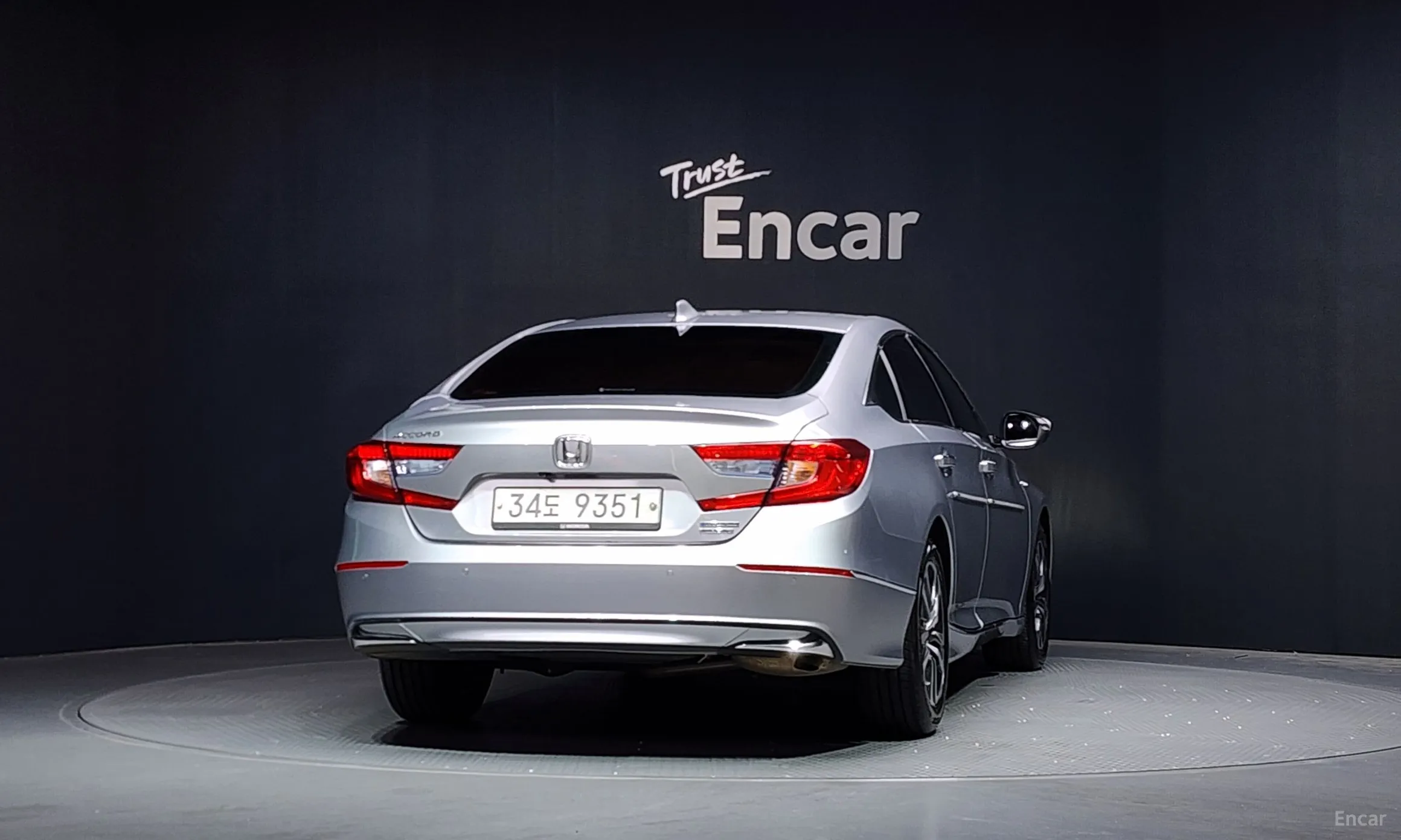 Honda Accord 10th Generation превью 4