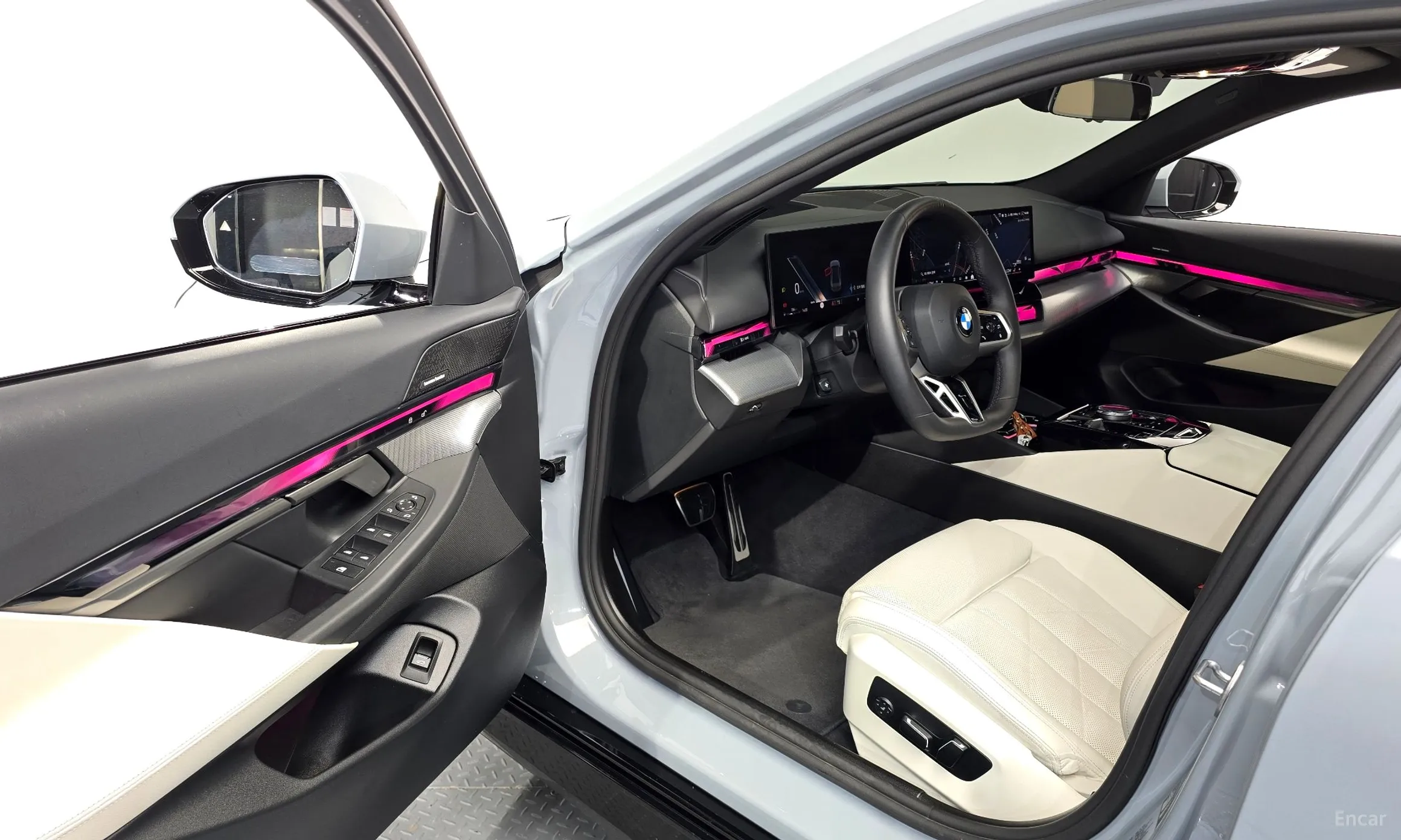 BMW 5 Series (G60) превью 10